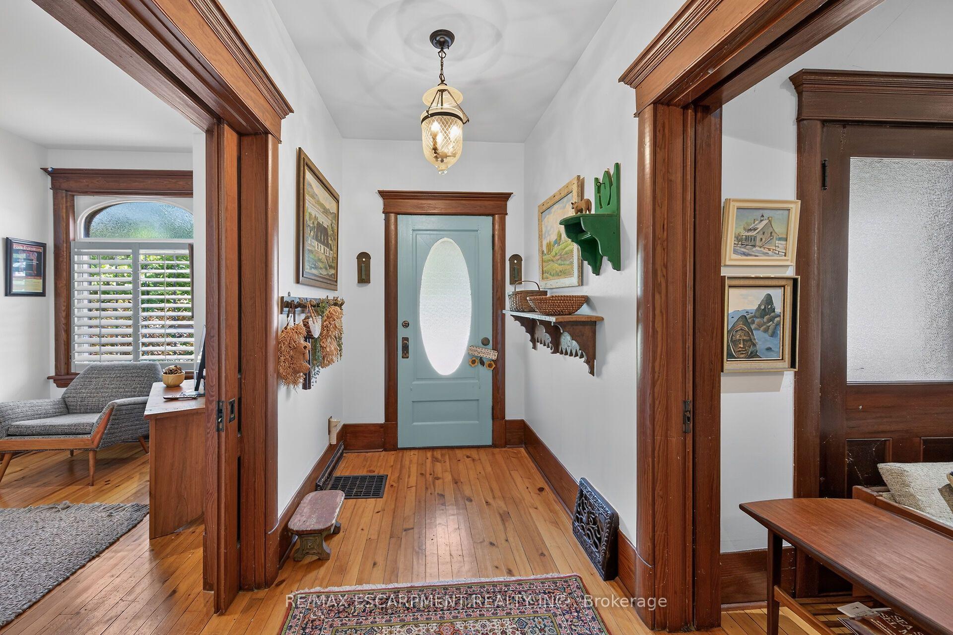 Photo 4 of 2074 Governors Road, Hamilton, Ancaster — HOMEH