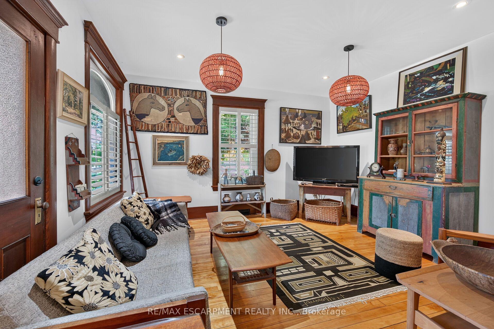 Photo 5 of 2074 Governors Road, Hamilton, Ancaster — HOMEH