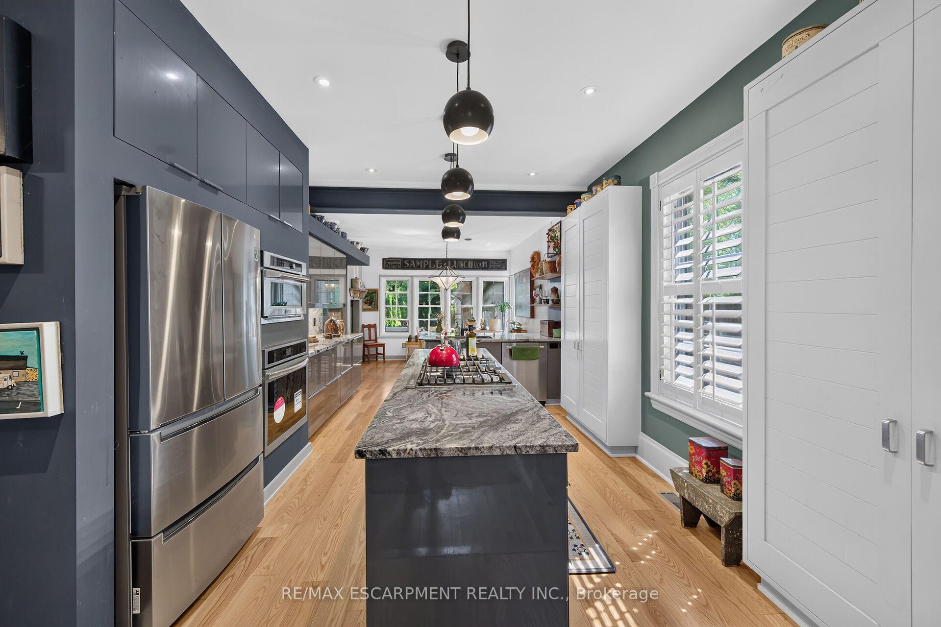 Photo 9 of 2074 Governors Road, Hamilton, Ancaster — HOMEH