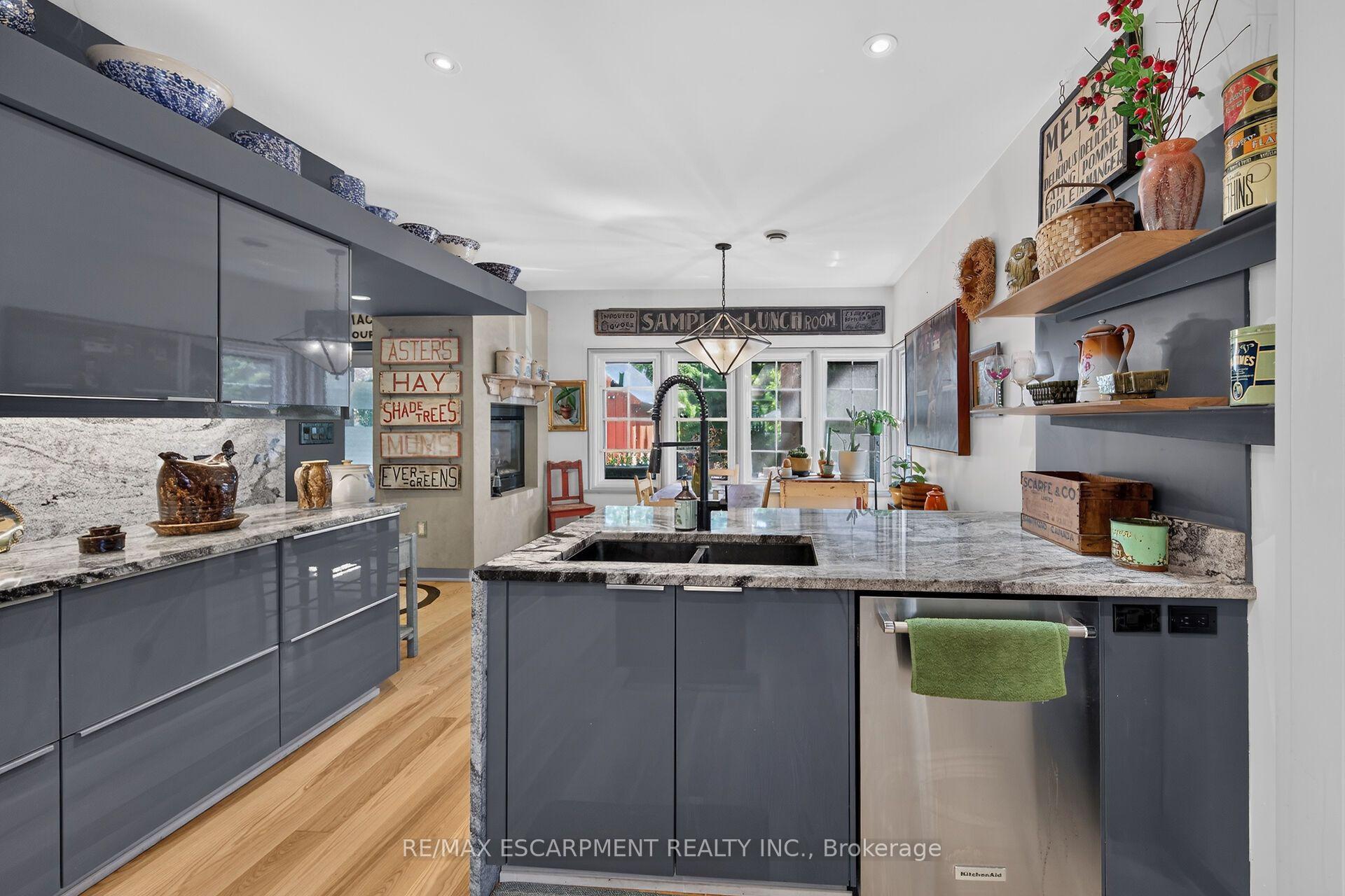Photo 11 of 2074 Governors Road, Hamilton, Ancaster — HOMEH