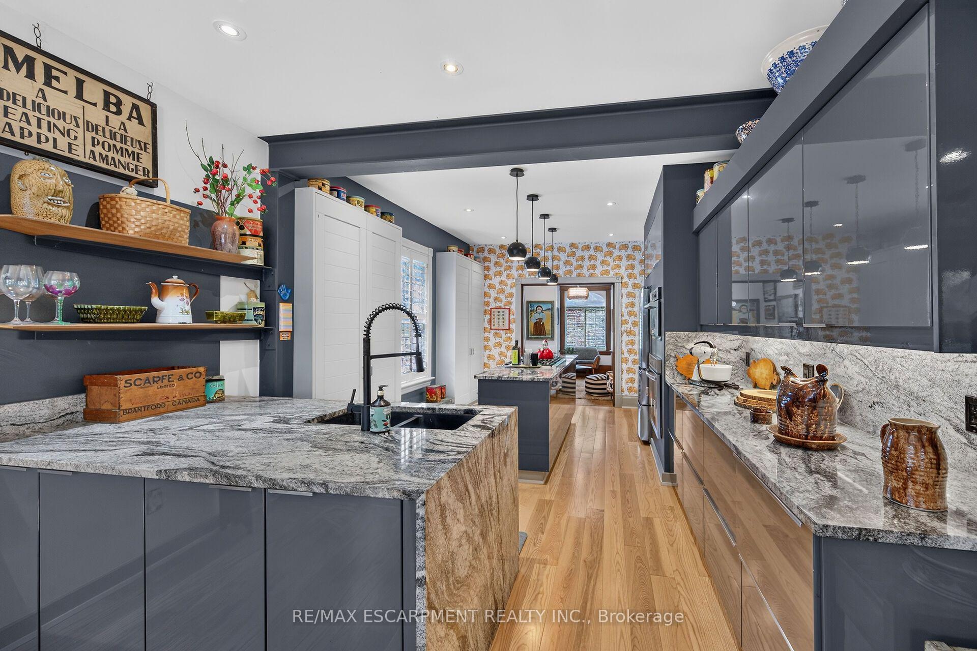 Photo 13 of 2074 Governors Road, Hamilton, Ancaster — HOMEH