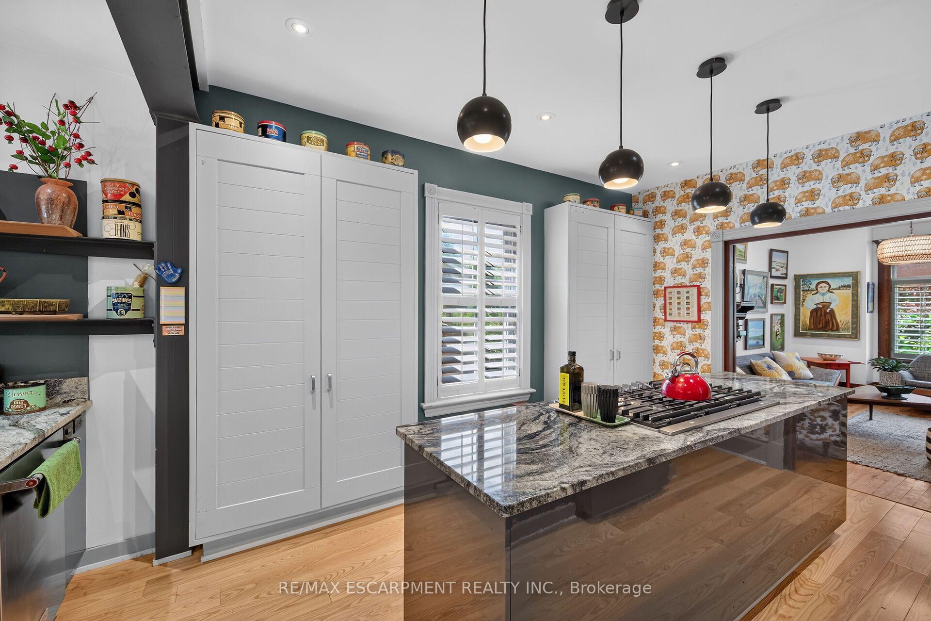 Photo 14 of 2074 Governors Road, Hamilton, Ancaster — HOMEH