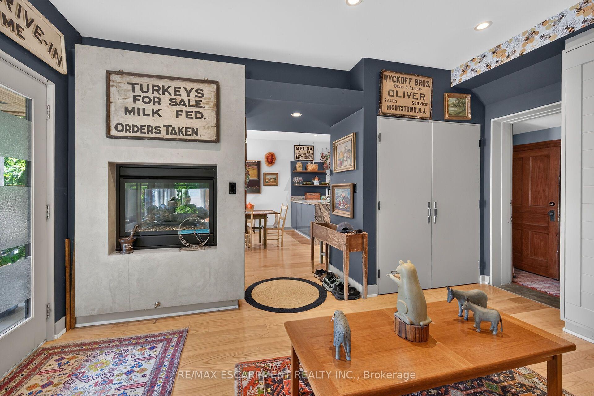 Photo 18 of 2074 Governors Road, Hamilton, Ancaster — HOMEH