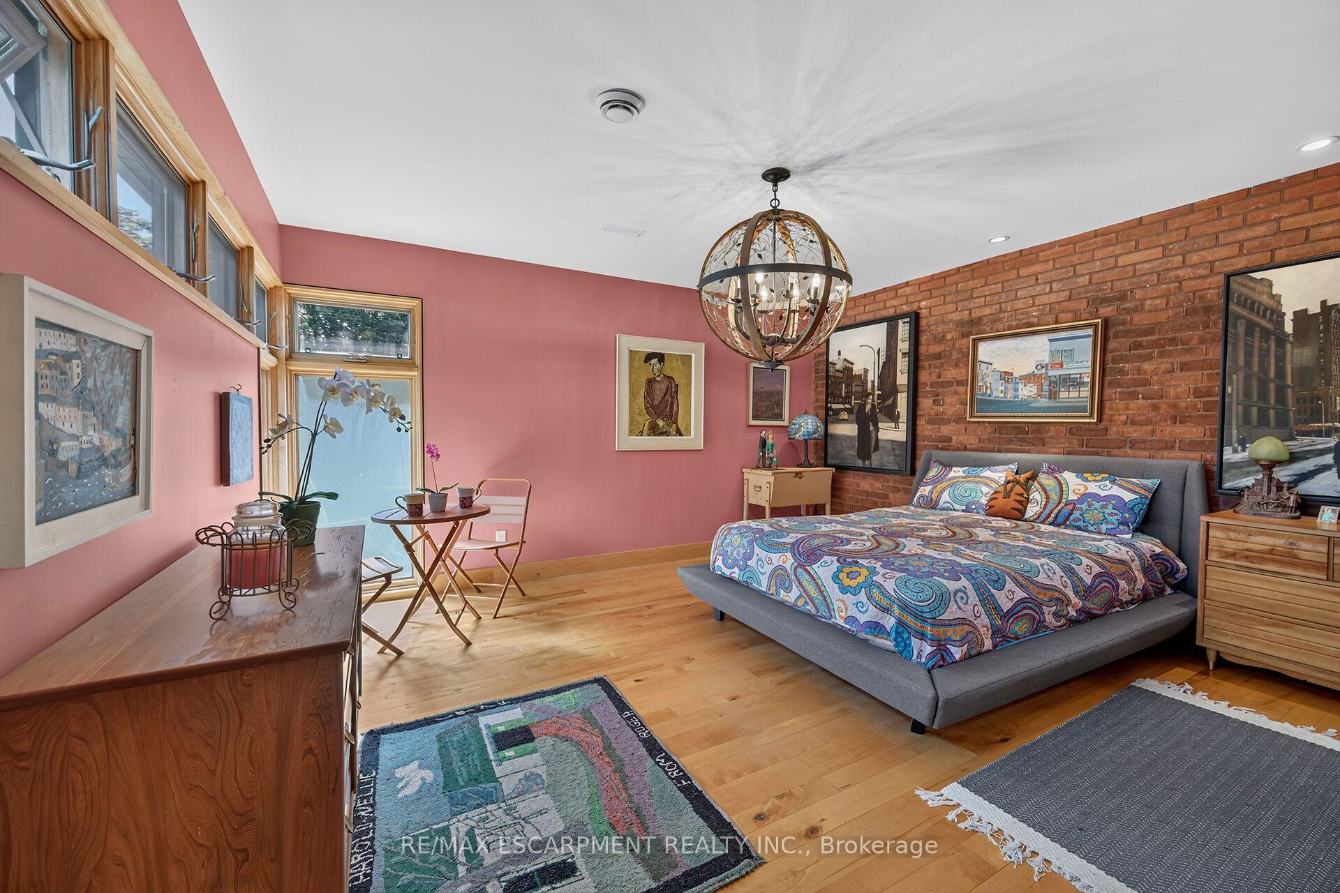 Photo 22 of 2074 Governors Road, Hamilton, Ancaster — HOMEH