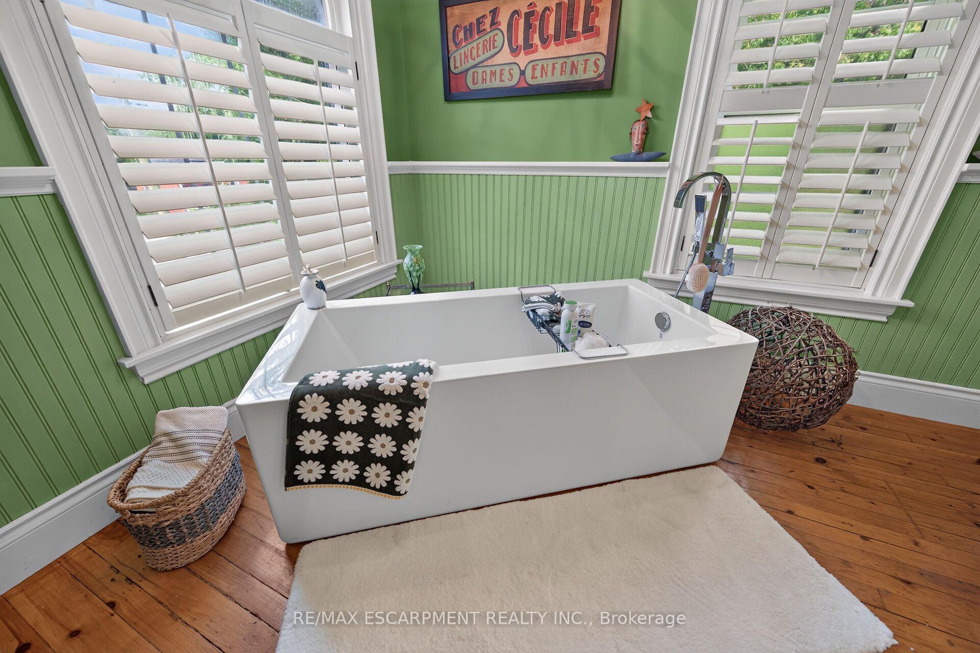 Photo 29 of 2074 Governors Road, Hamilton, Ancaster — HOMEH