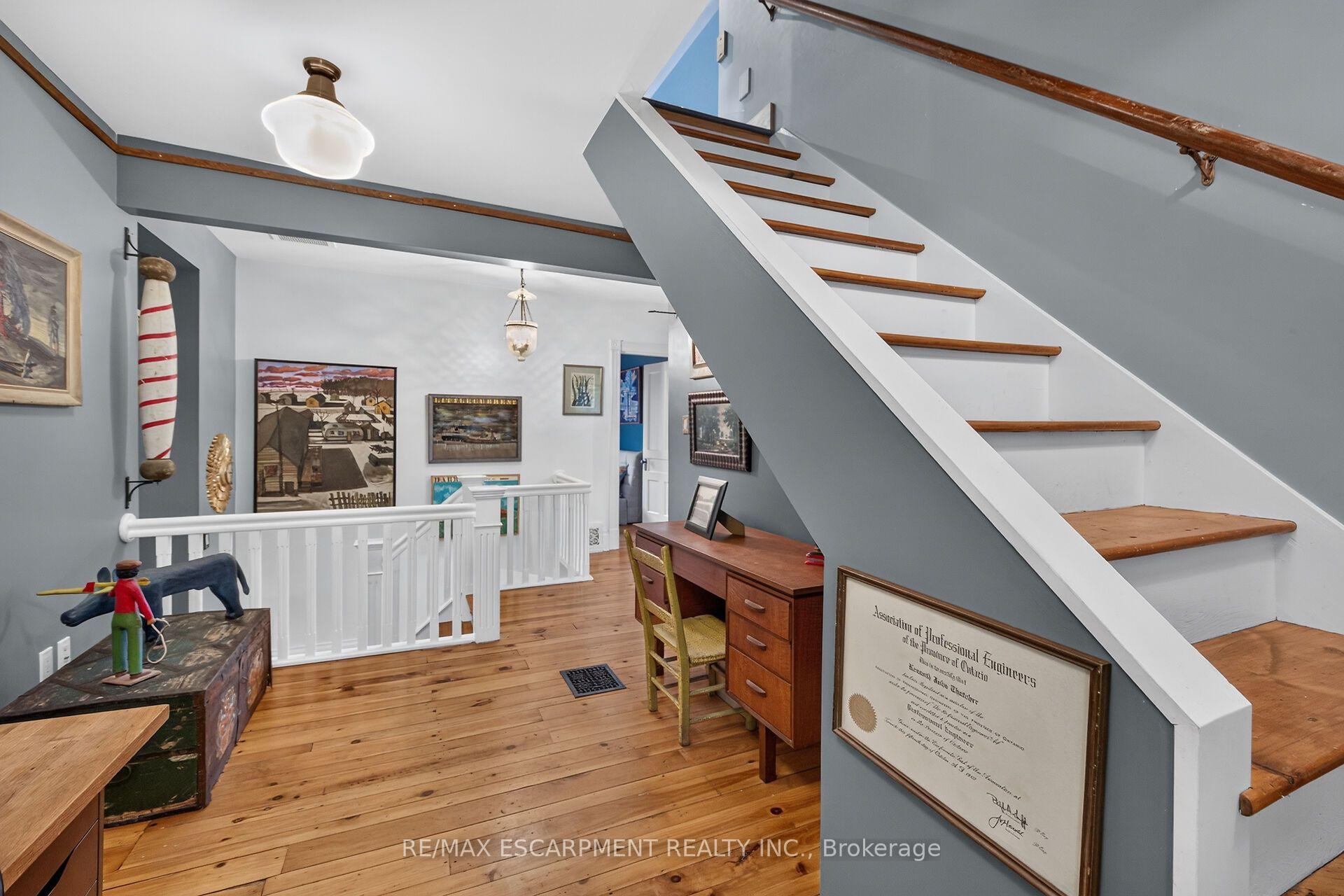 Photo 30 of 2074 Governors Road, Hamilton, Ancaster — HOMEH