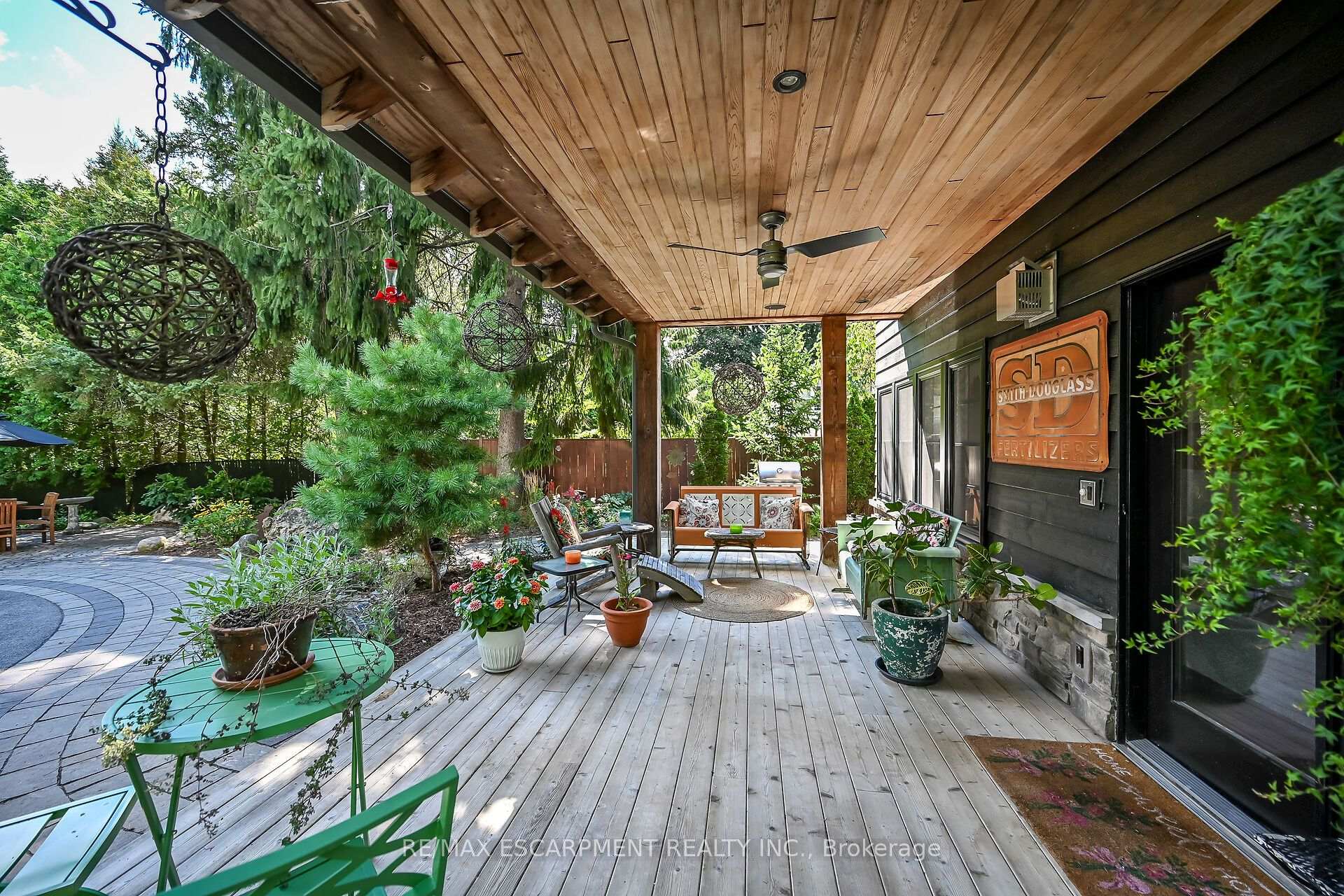 Photo 33 of 2074 Governors Road, Hamilton, Ancaster — HOMEH