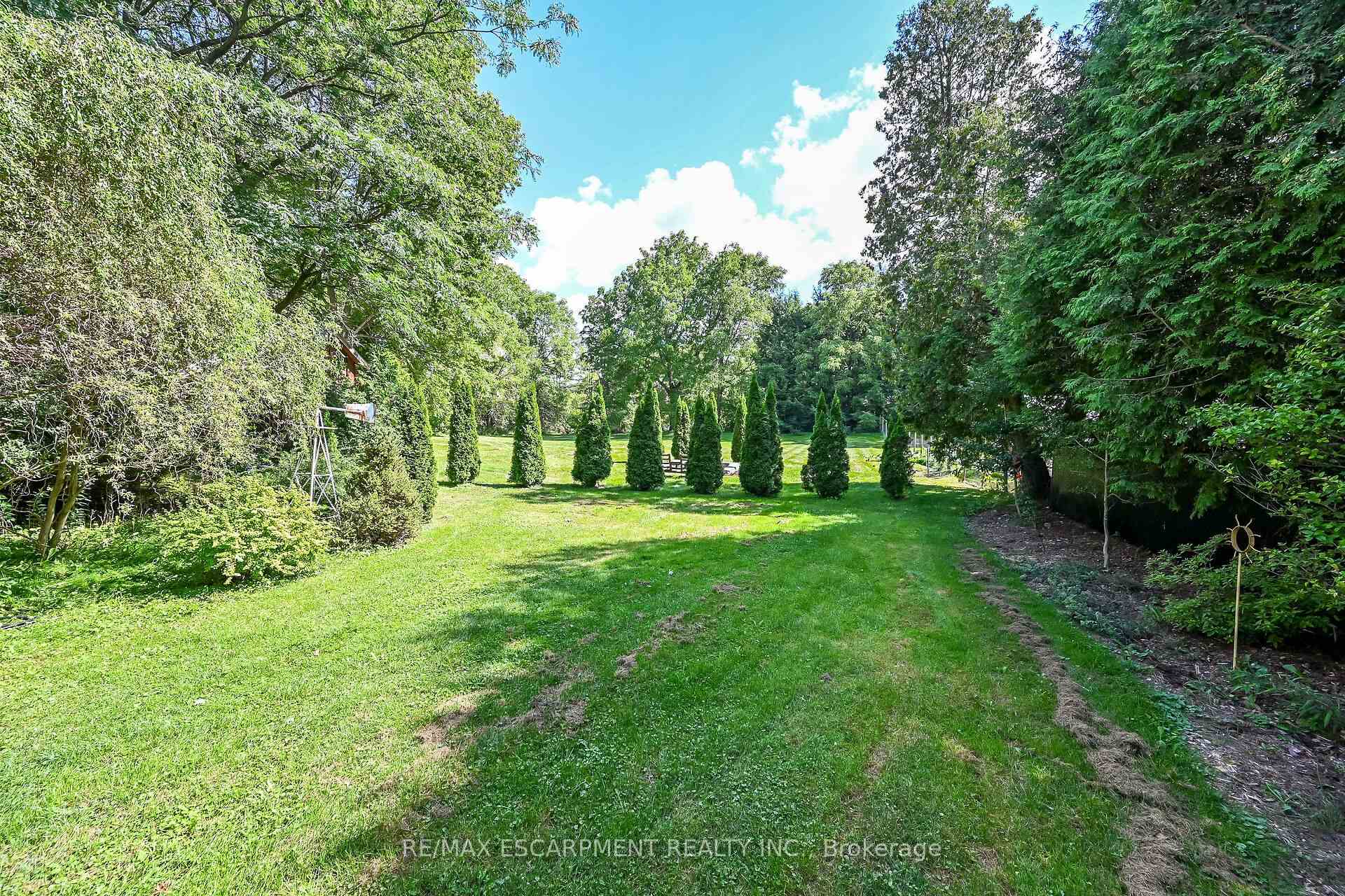Photo 37 of 2074 Governors Road, Hamilton, Ancaster — HOMEH