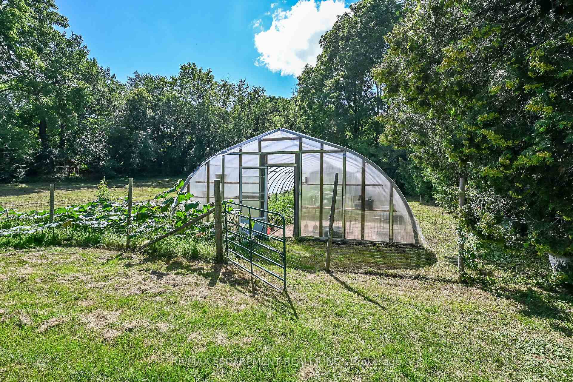 Photo 39 of 2074 Governors Road, Hamilton, Ancaster — HOMEH