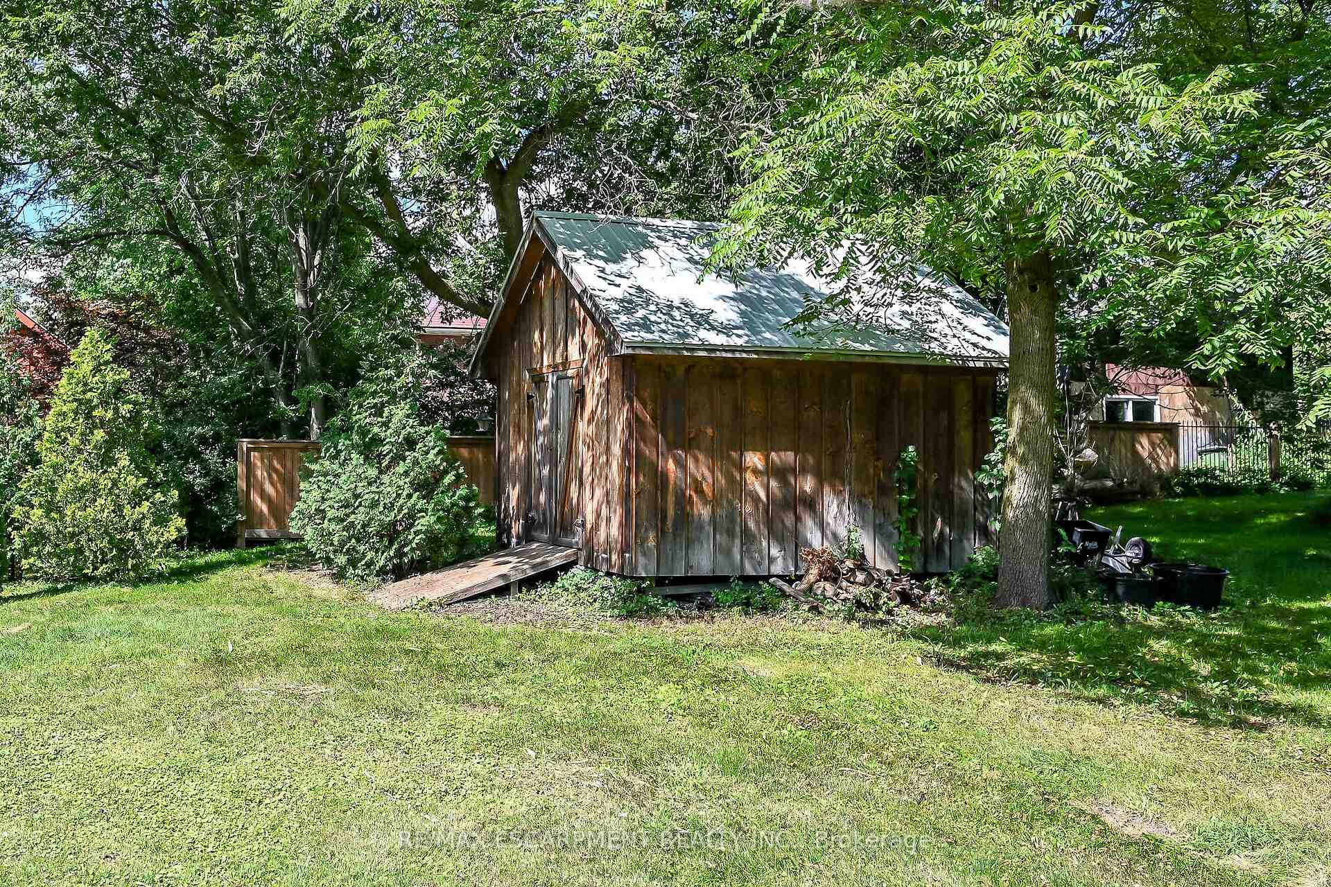 Photo 42 of 2074 Governors Road, Hamilton, Ancaster — HOMEH