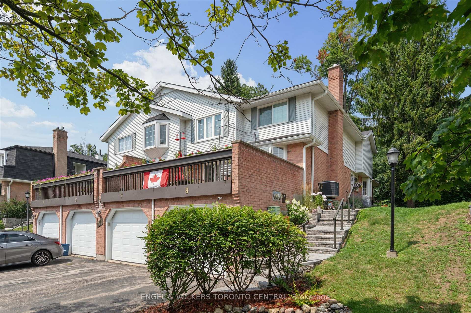 Photo 3 of Unit 7, 220 Kingswood Drive, Kitchener, Alpine — HOMEH