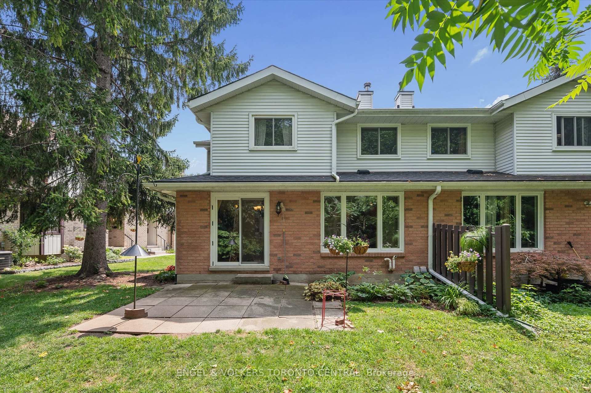 Photo 7 of Unit 7, 220 Kingswood Drive, Kitchener, Alpine — HOMEH