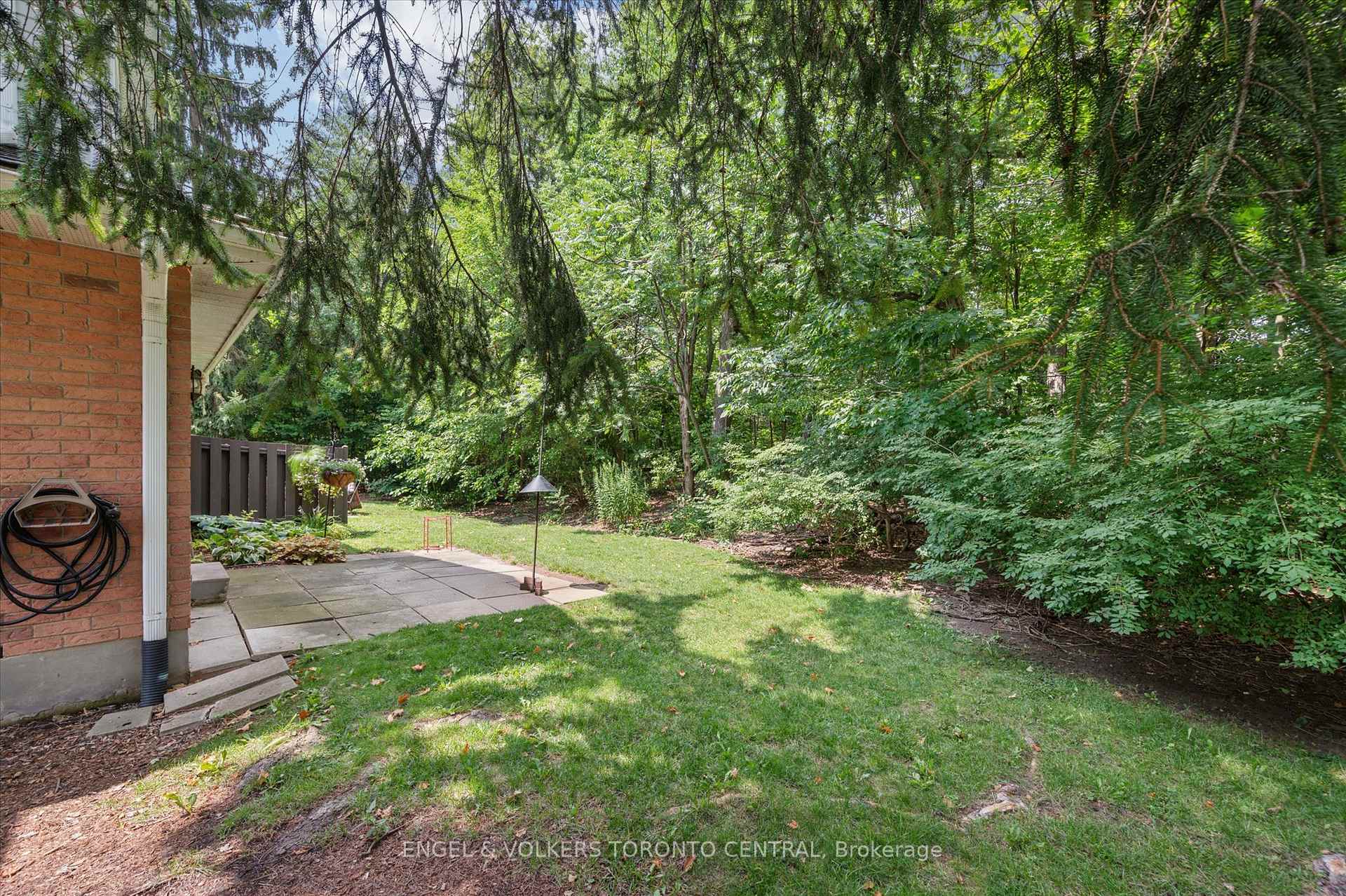Photo 8 of Unit 7, 220 Kingswood Drive, Kitchener, Alpine — HOMEH