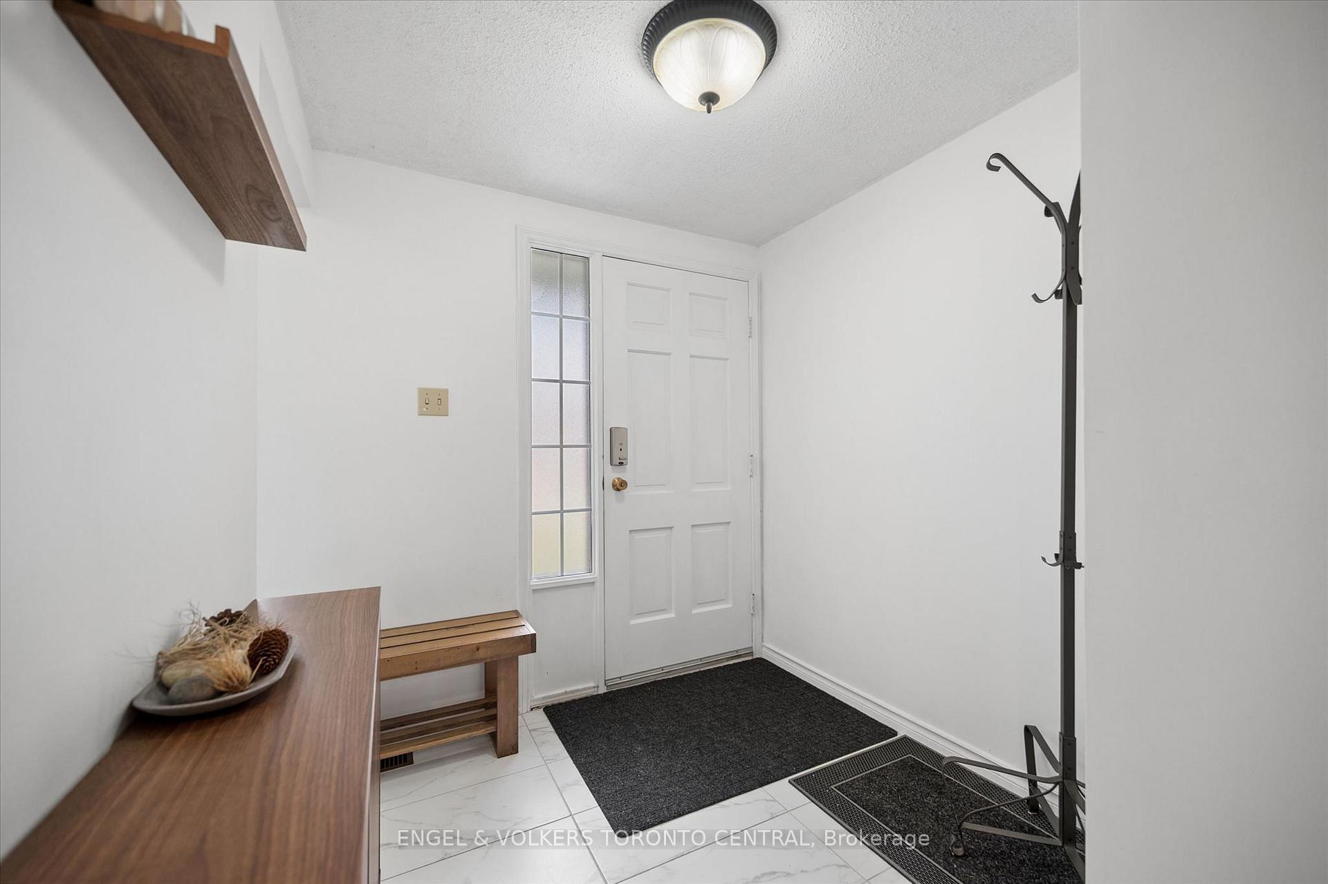 Photo 12 of Unit 7, 220 Kingswood Drive, Kitchener, Alpine — HOMEH