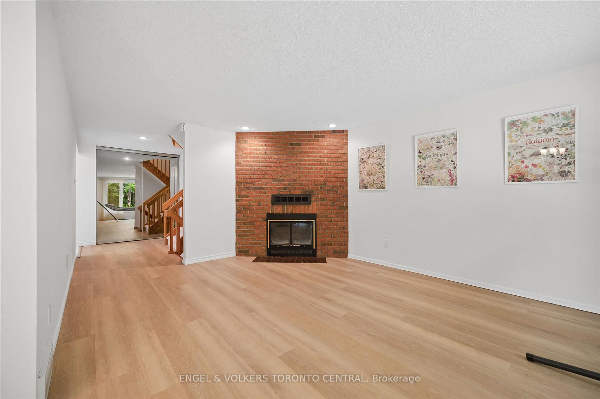 Photo 14 of Unit 7, 220 Kingswood Drive, Kitchener, Alpine — HOMEH