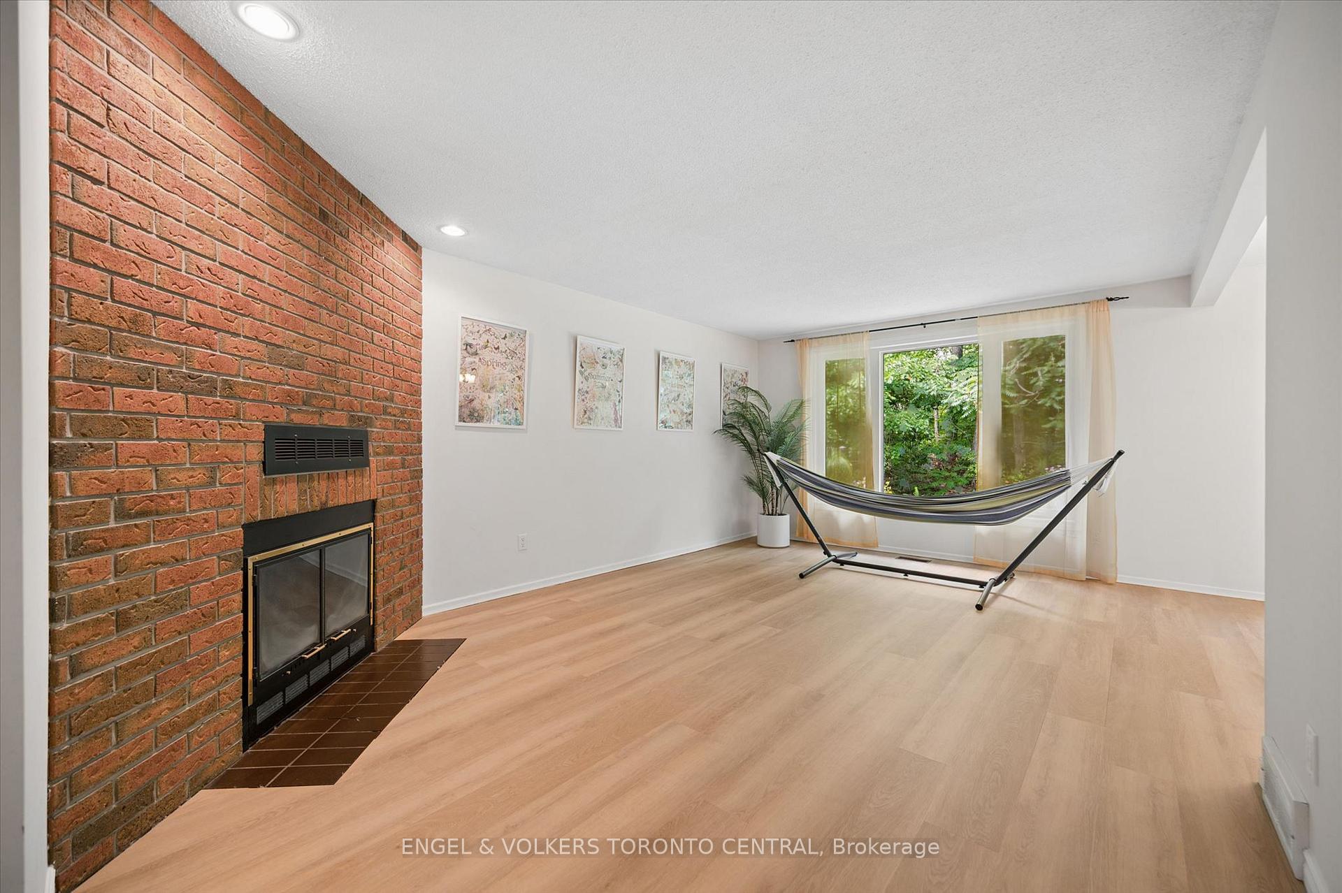 Photo 15 of Unit 7, 220 Kingswood Drive, Kitchener, Alpine — HOMEH