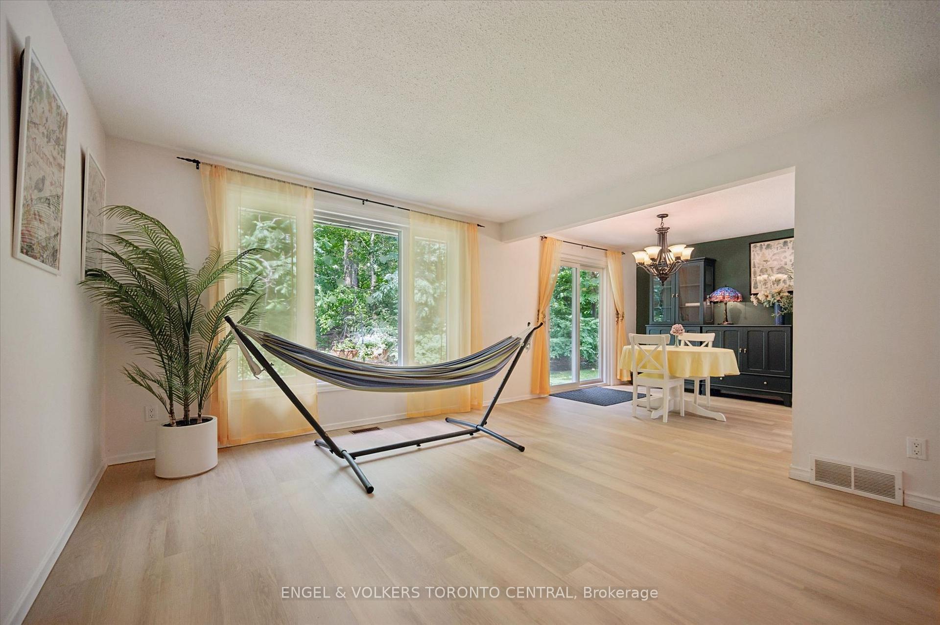 Photo 16 of Unit 7, 220 Kingswood Drive, Kitchener, Alpine — HOMEH