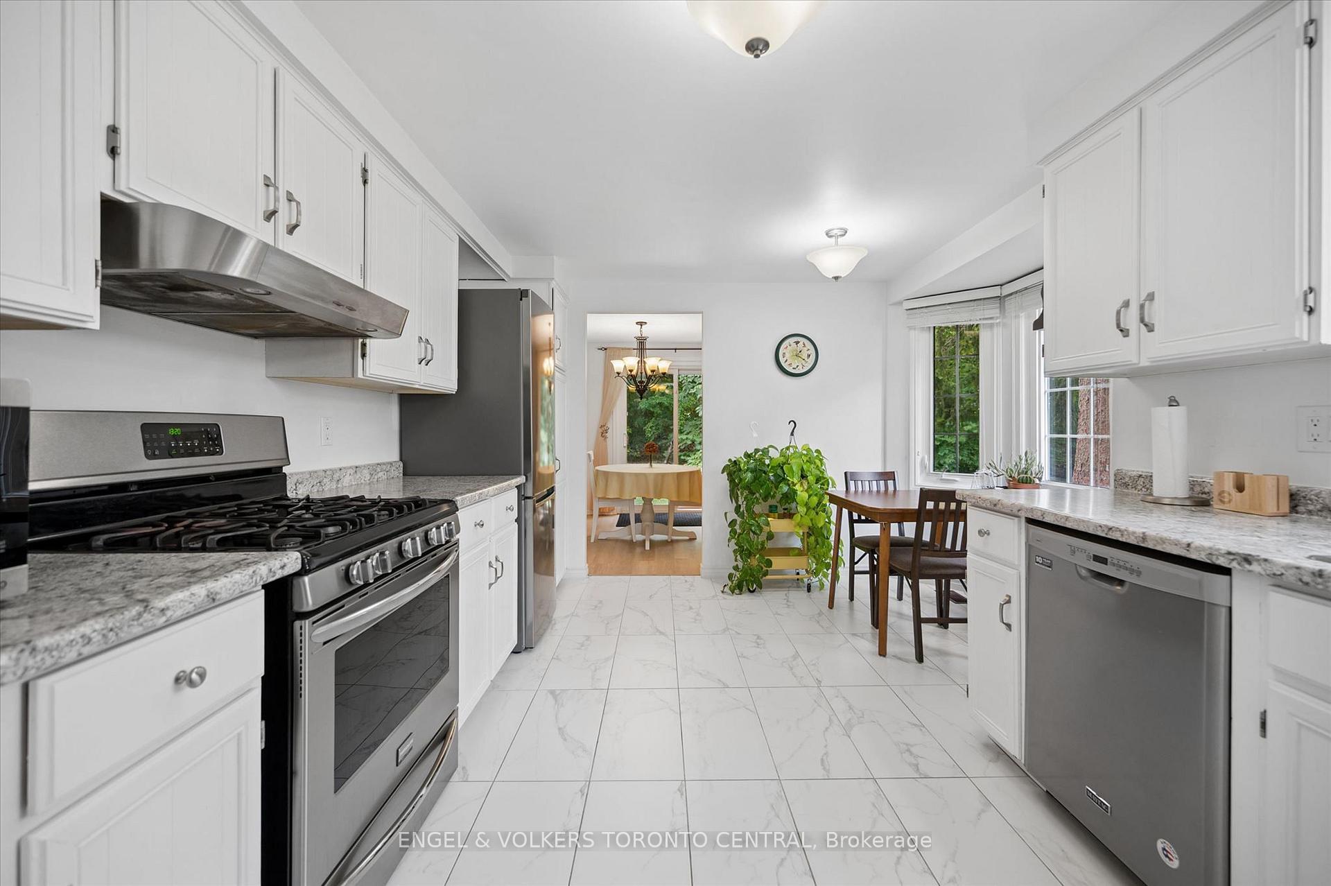 Photo 21 of Unit 7, 220 Kingswood Drive, Kitchener, Alpine — HOMEH