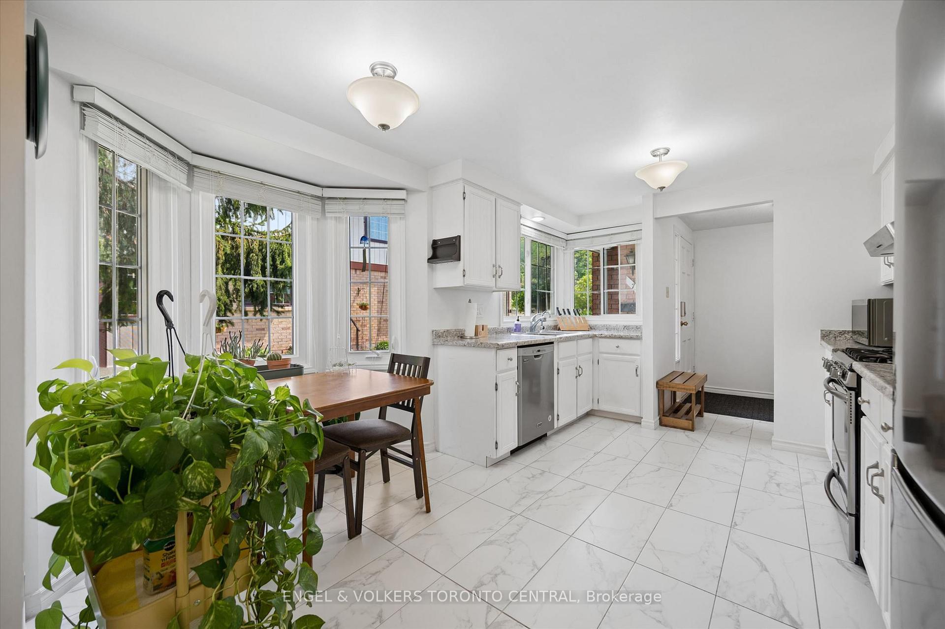 Photo 22 of Unit 7, 220 Kingswood Drive, Kitchener, Alpine — HOMEH