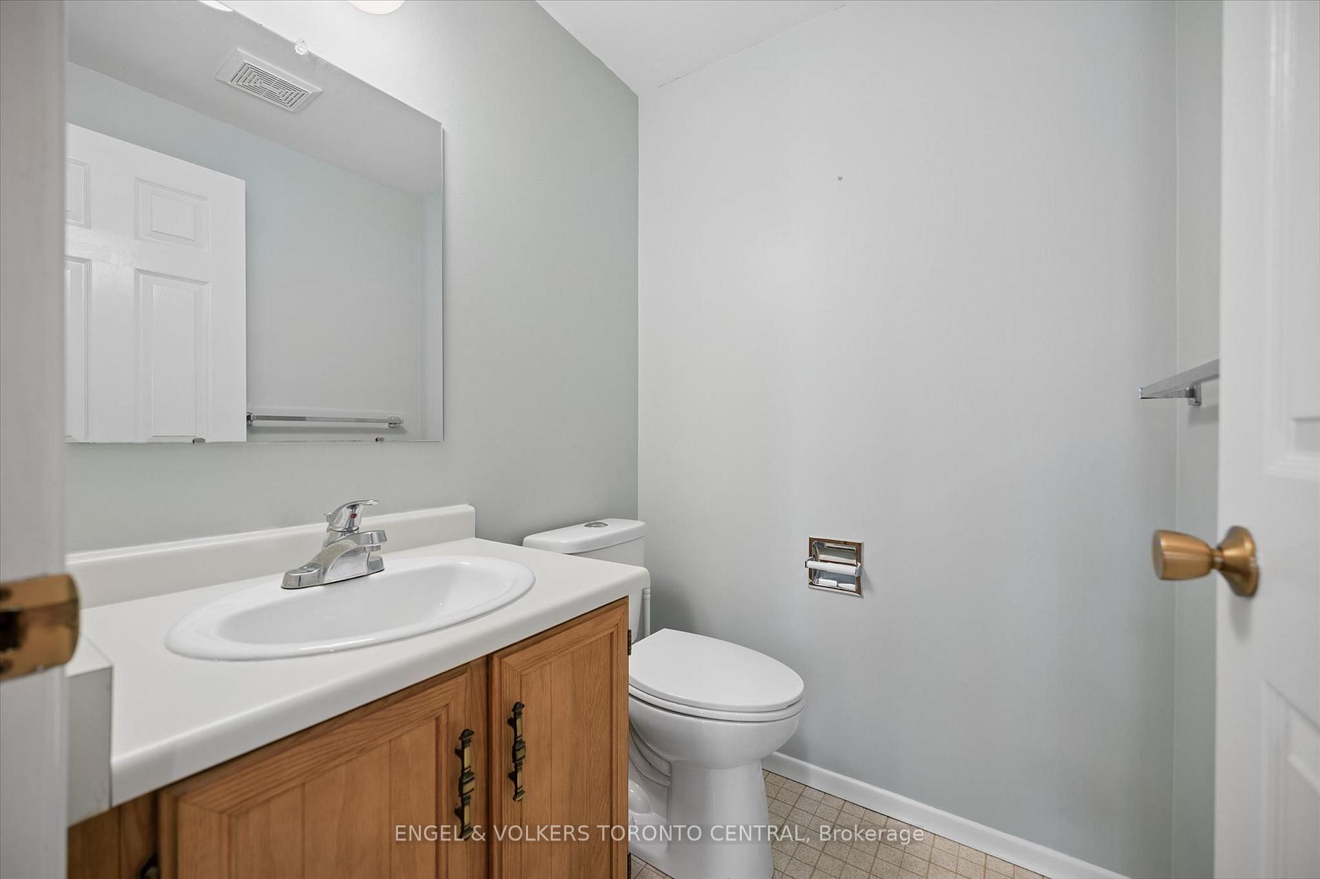 Photo 25 of Unit 7, 220 Kingswood Drive, Kitchener, Alpine — HOMEH