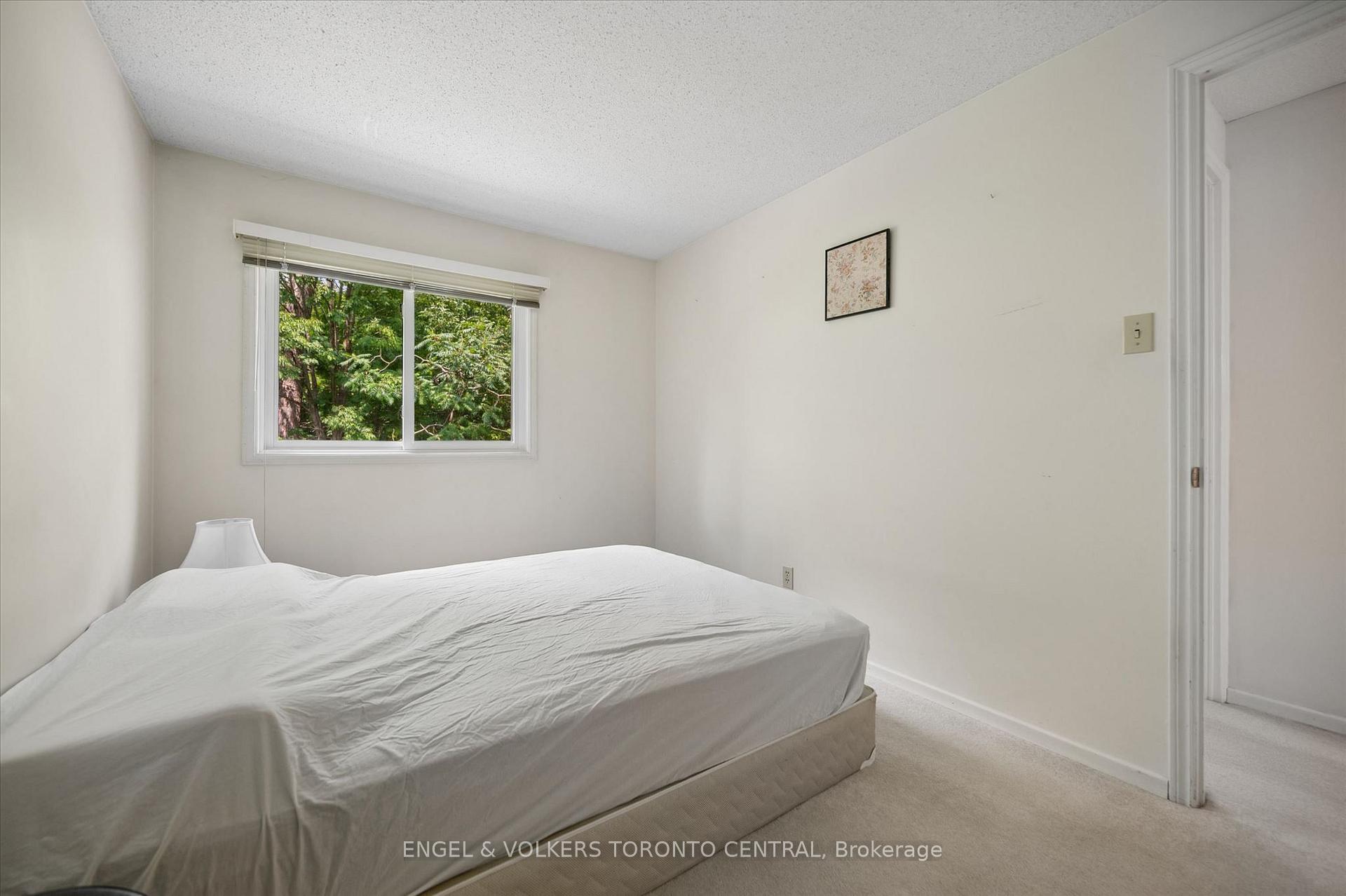 Photo 32 of Unit 7, 220 Kingswood Drive, Kitchener, Alpine — HOMEH
