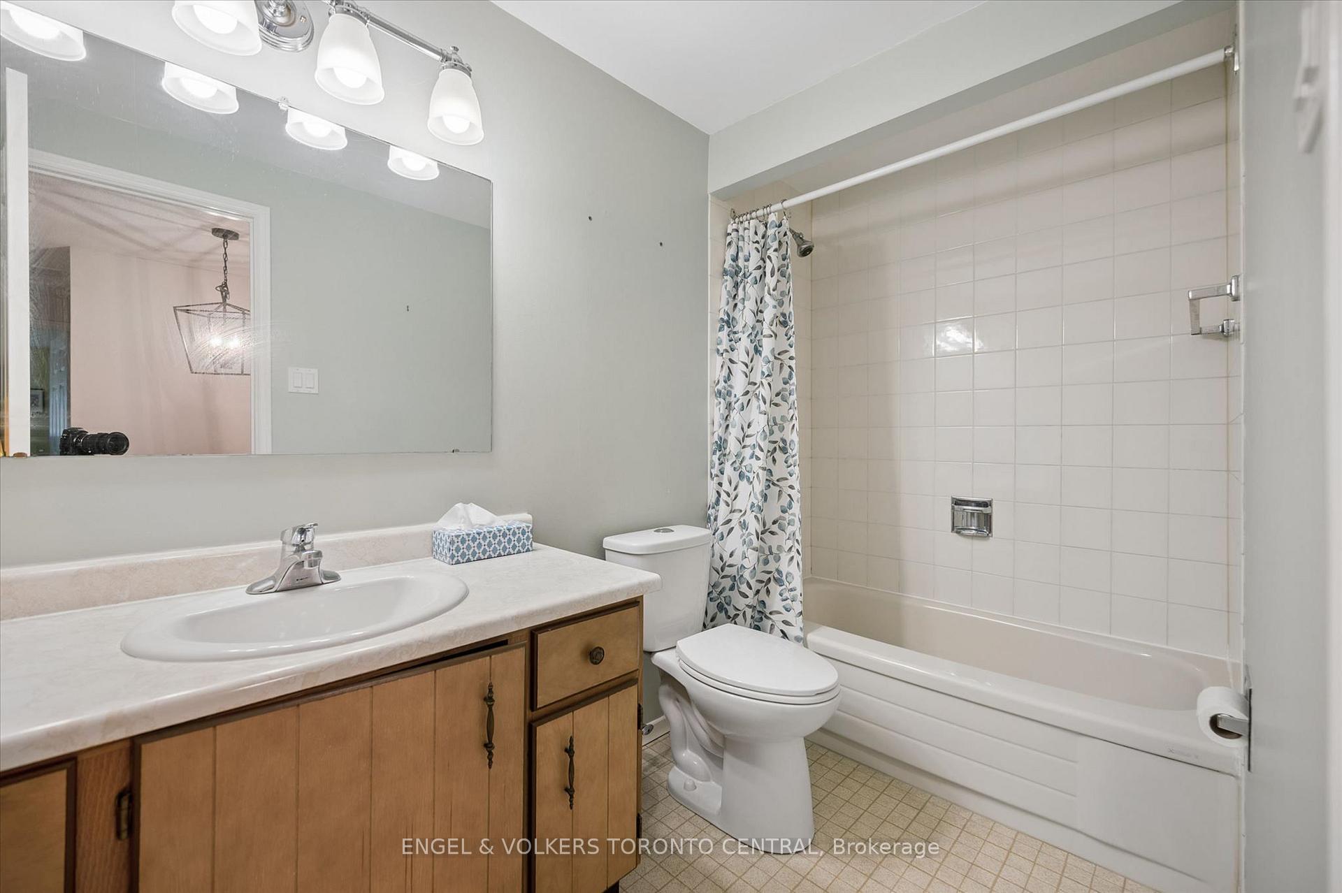 Photo 35 of Unit 7, 220 Kingswood Drive, Kitchener, Alpine — HOMEH