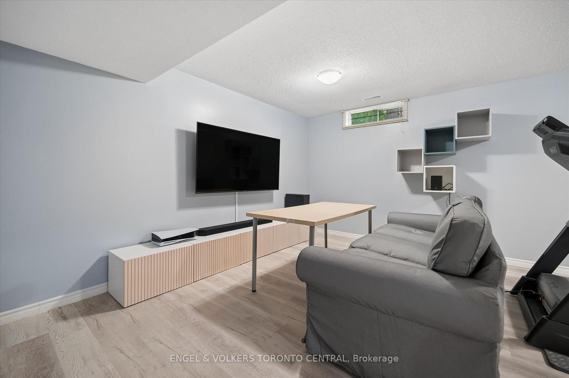 Photo 38 of Unit 7, 220 Kingswood Drive, Kitchener, Alpine — HOMEH
