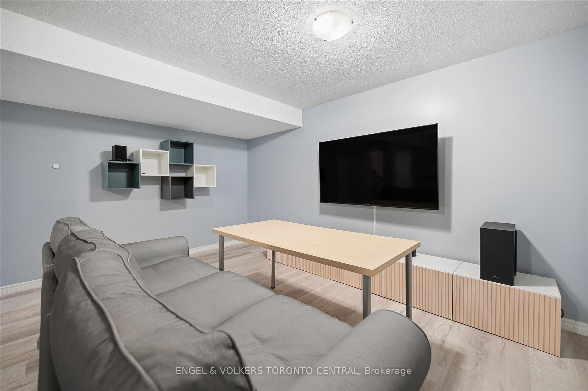 Photo 39 of Unit 7, 220 Kingswood Drive, Kitchener, Alpine — HOMEH