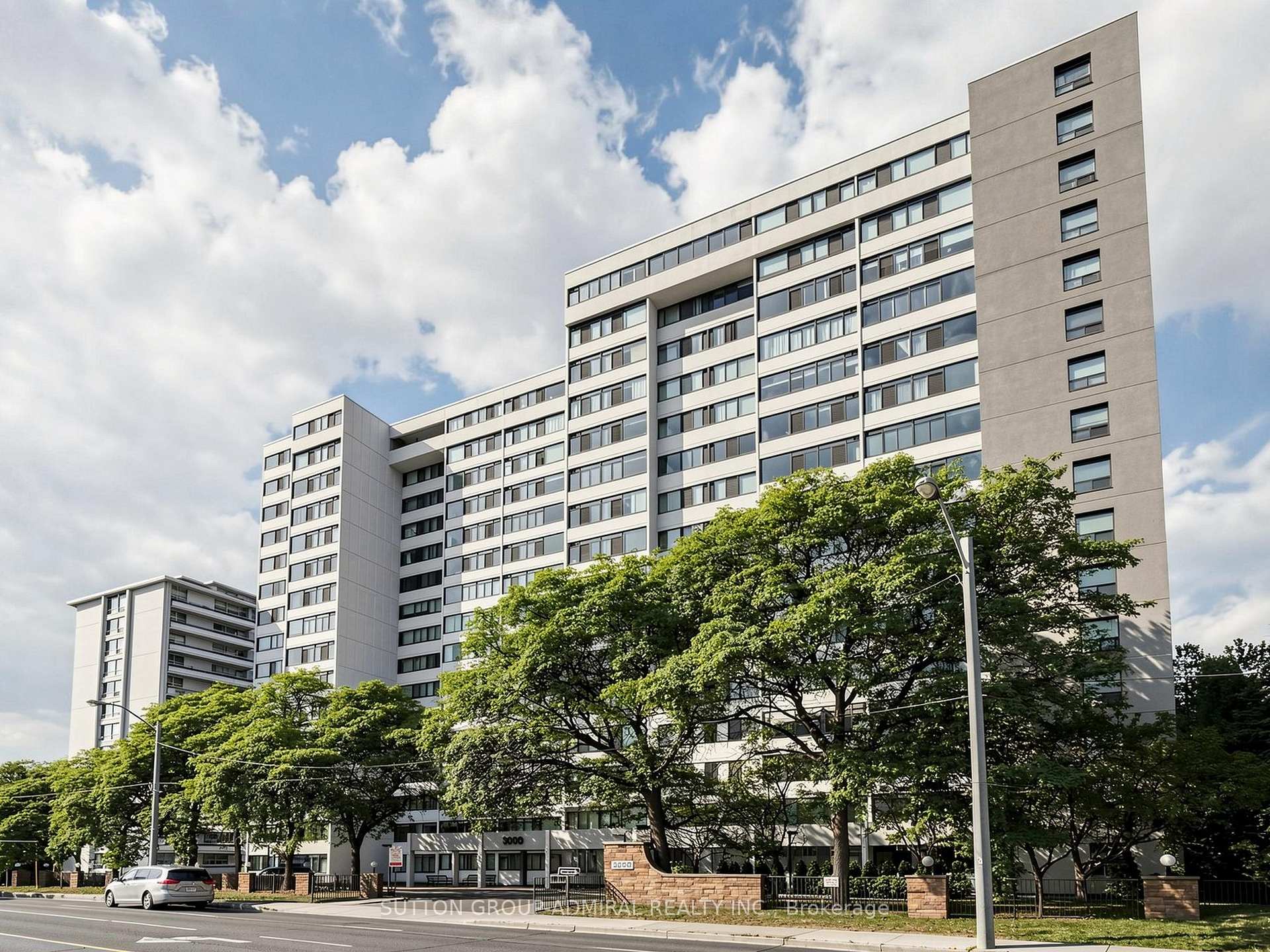 Photo 1 of Unit 708, 3000 Bathurst Street, Toronto, Englemount-Lawrence — HOMEH