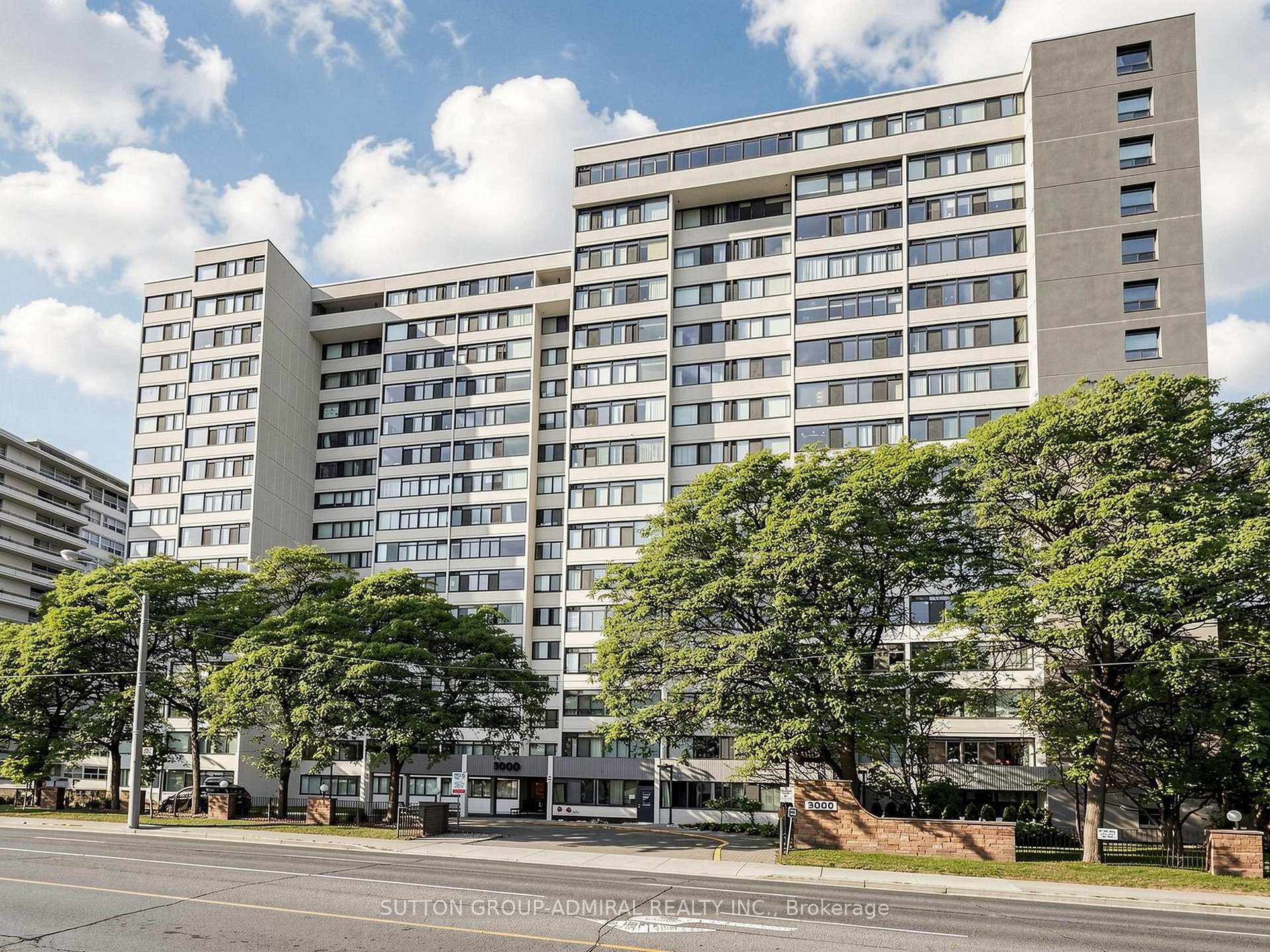 Photo 2 of Unit 708, 3000 Bathurst Street, Toronto, Englemount-Lawrence — HOMEH