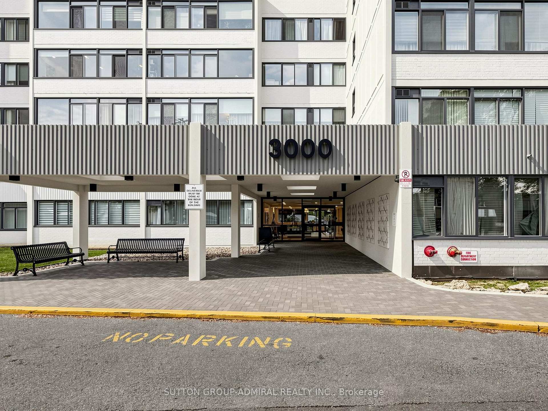 Photo 3 of Unit 708, 3000 Bathurst Street, Toronto, Englemount-Lawrence — HOMEH