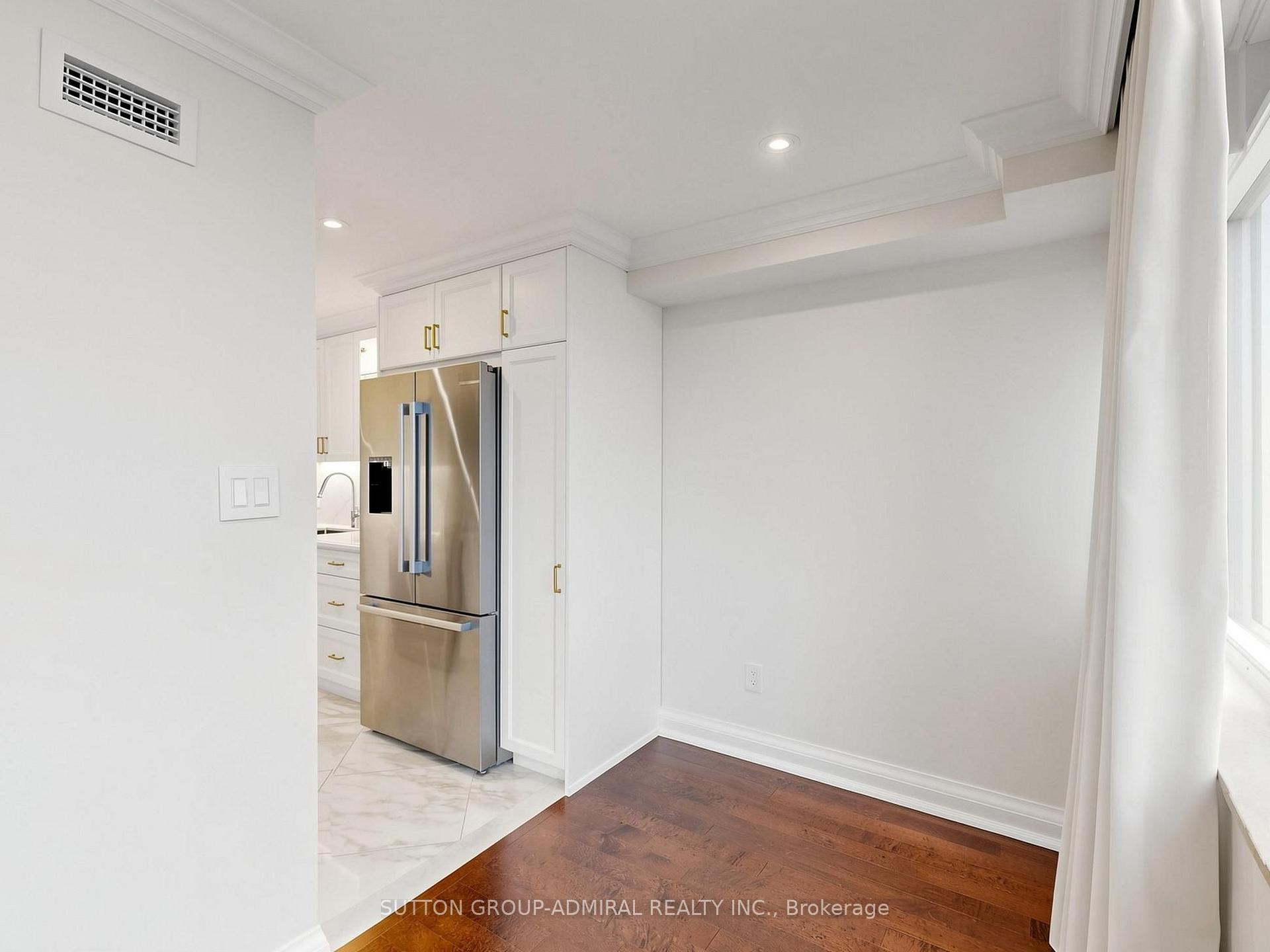 Photo 17 of Unit 708, 3000 Bathurst Street, Toronto, Englemount-Lawrence — HOMEH