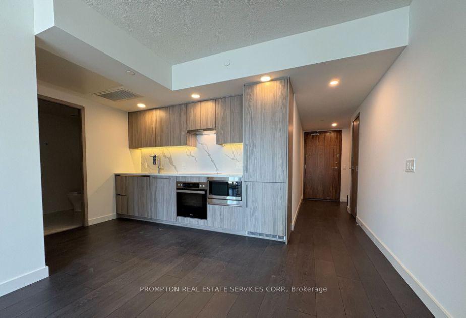 Photo 5 of Unit 2007, 1 Concord Cityplace Way, Toronto, Waterfront Communities — HOMEH