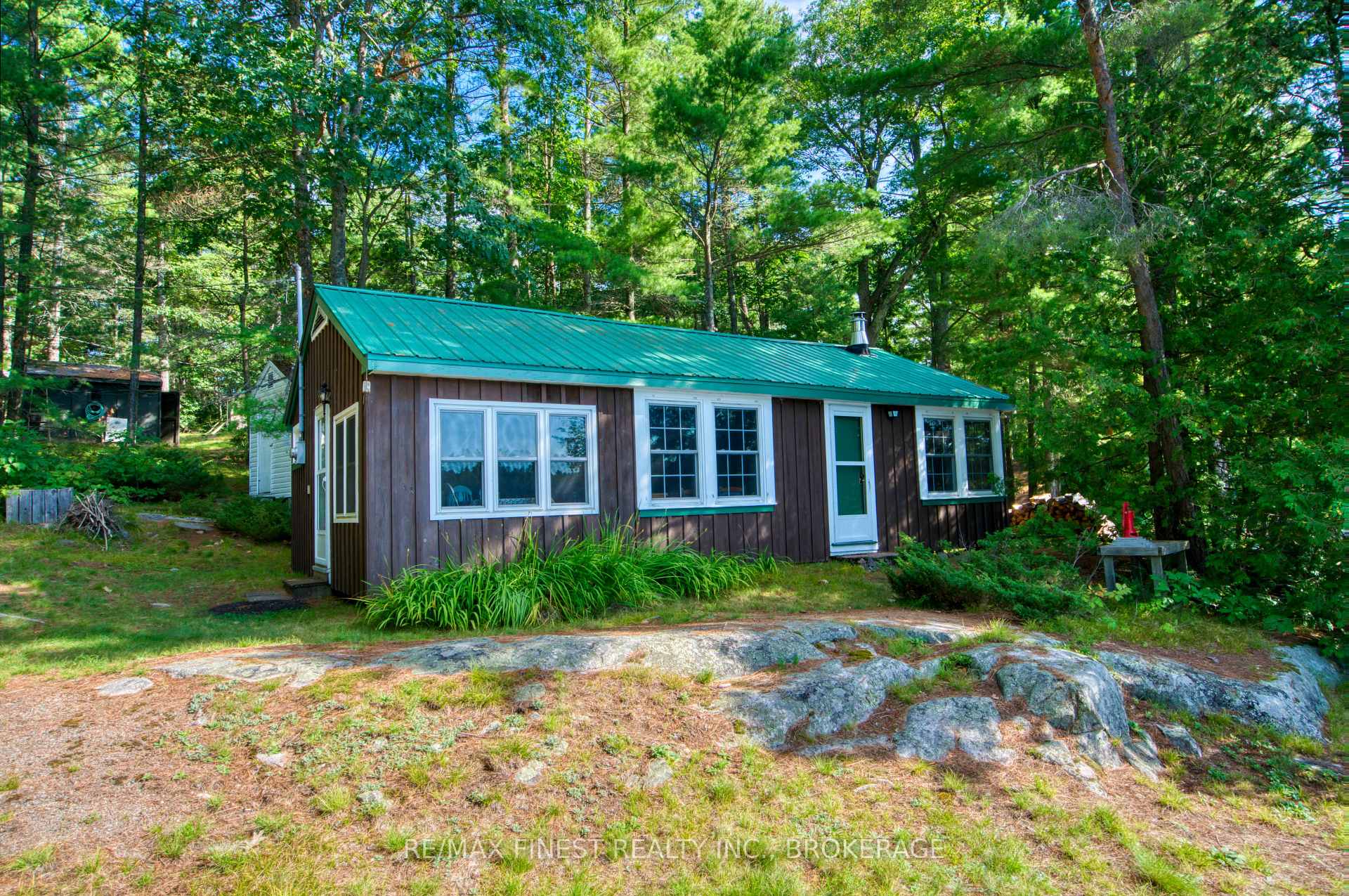 Photo 3 of 1041A Glass Lane, Frontenac, Frontenac North — HOMEH