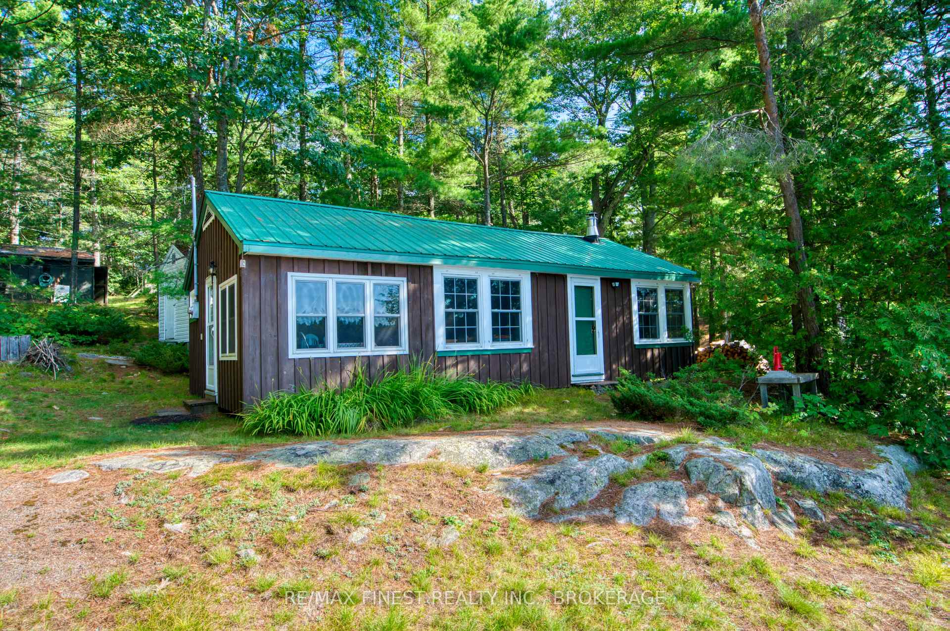 Photo 4 of 1041A Glass Lane, Frontenac, Frontenac North — HOMEH