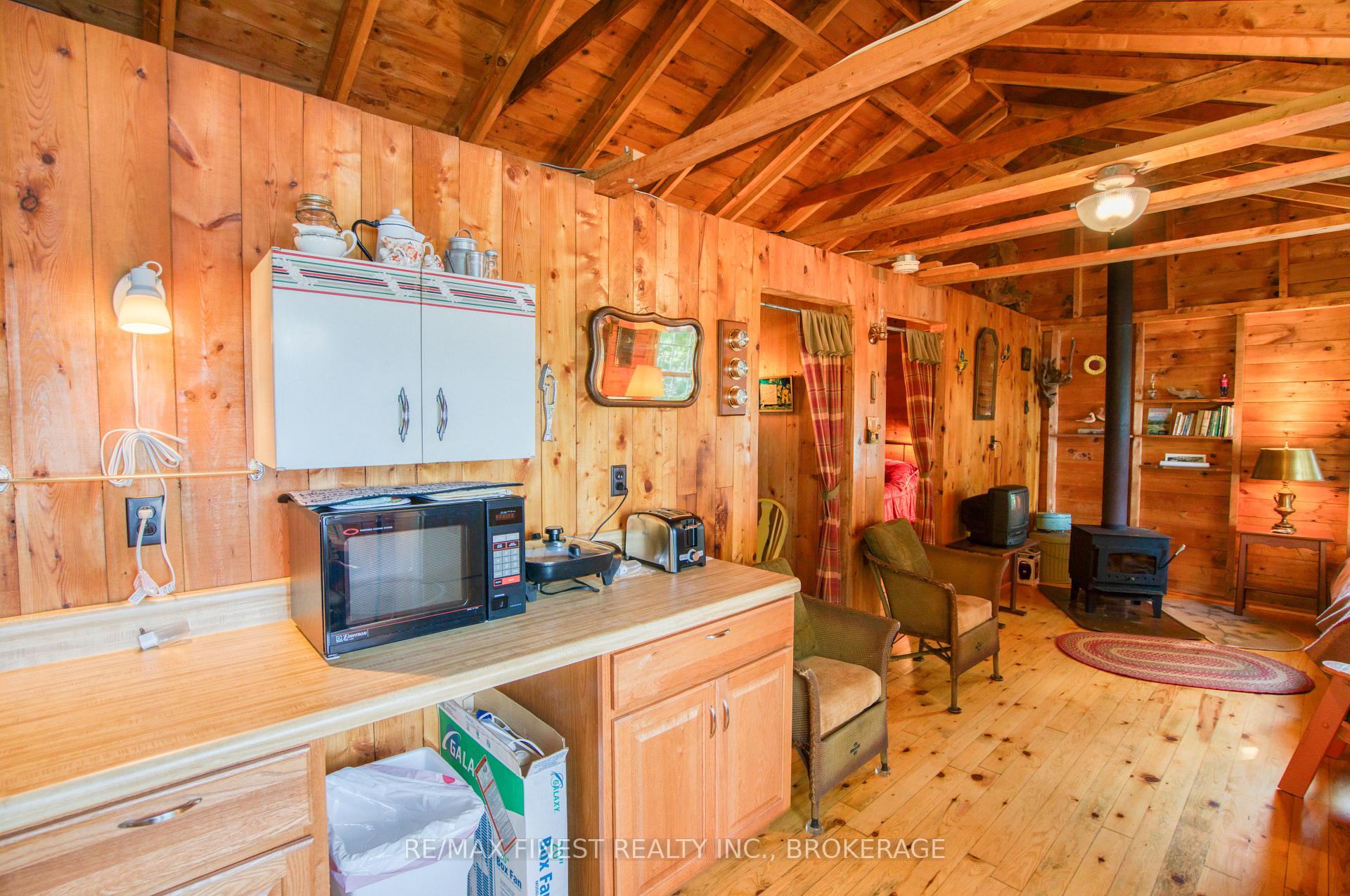 Photo 10 of 1041A Glass Lane, Frontenac, Frontenac North — HOMEH