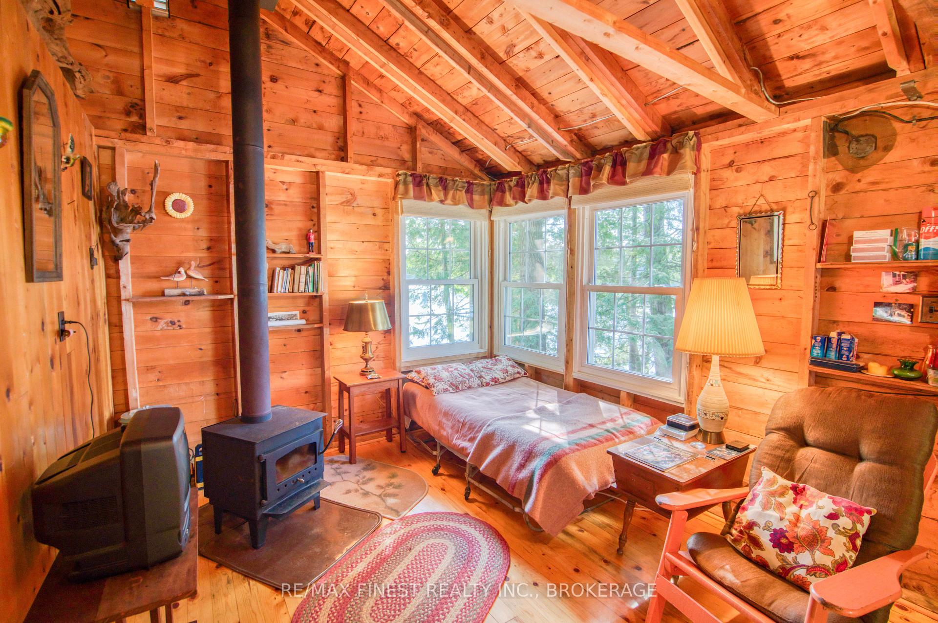 Photo 12 of 1041A Glass Lane, Frontenac, Frontenac North — HOMEH