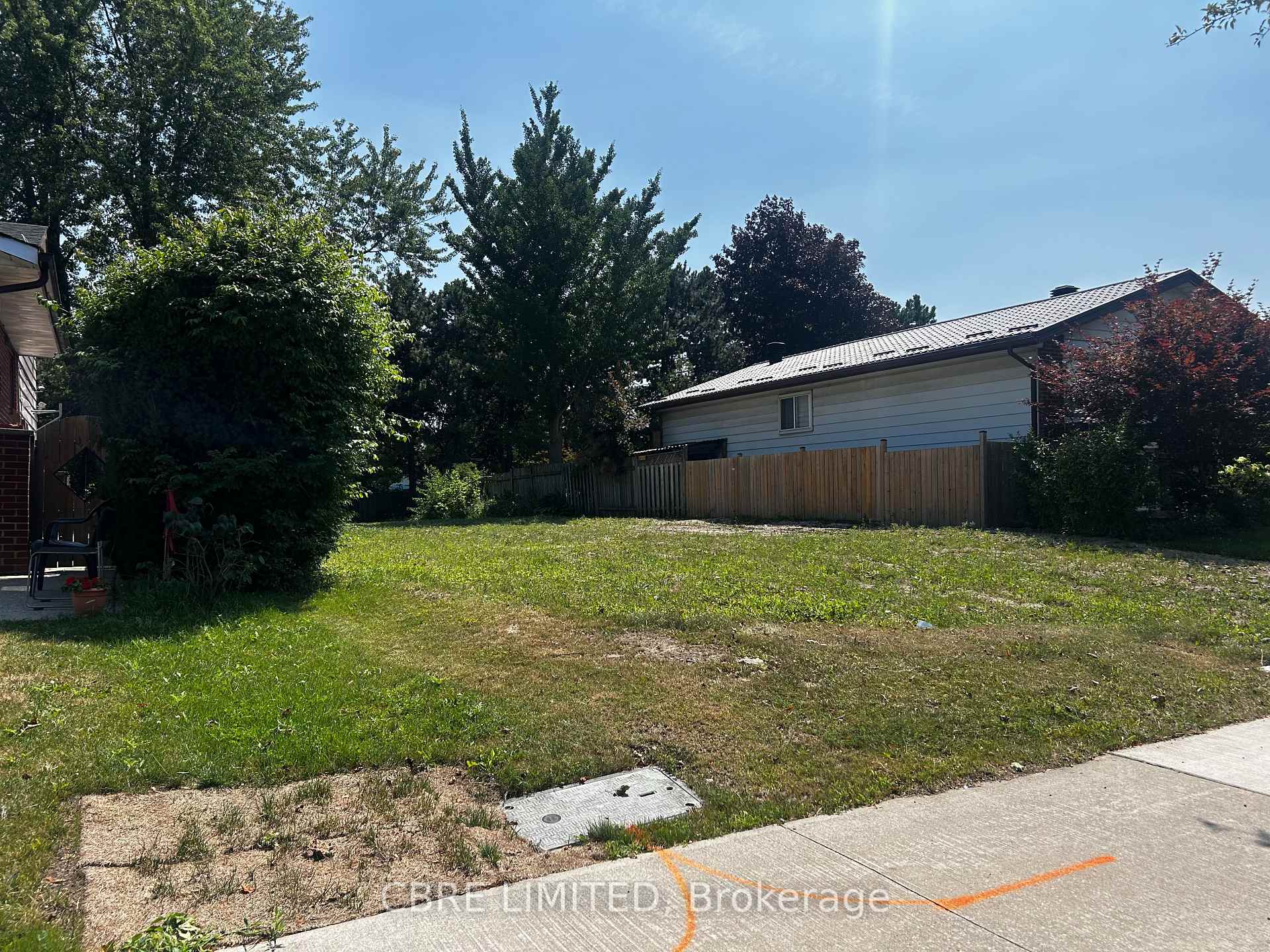 Photo 2 of 46 Howell Square, Scarborough, Malvern — HOMEH