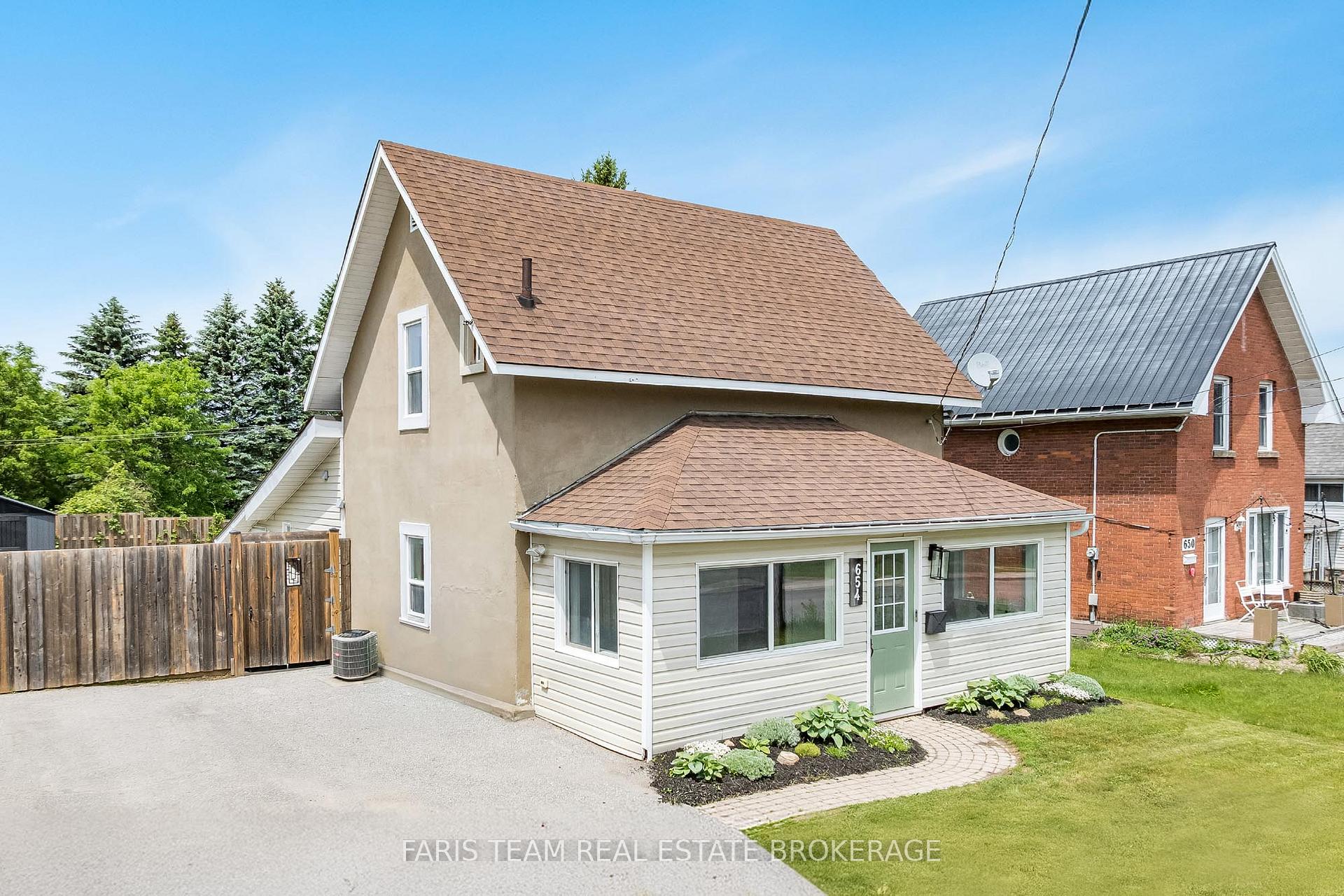 Photo 1 of 654 Victoria Street, Midland — HOMEH