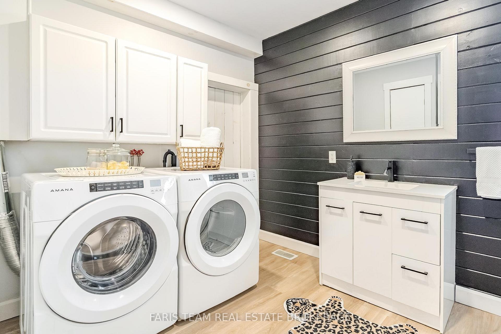 Photo 18 of 654 Victoria Street, Midland — HOMEH