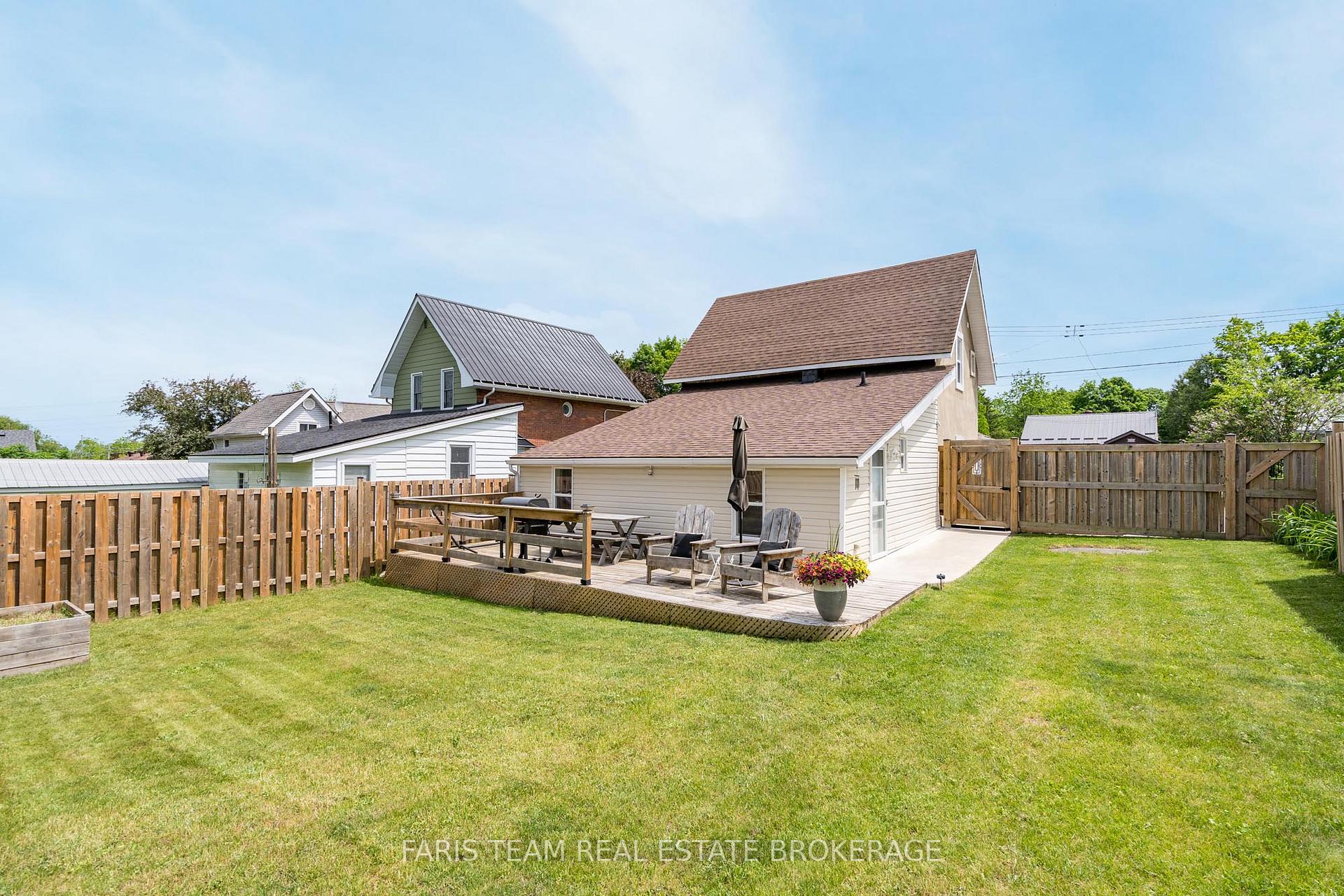 Photo 33 of 654 Victoria Street, Midland — HOMEH