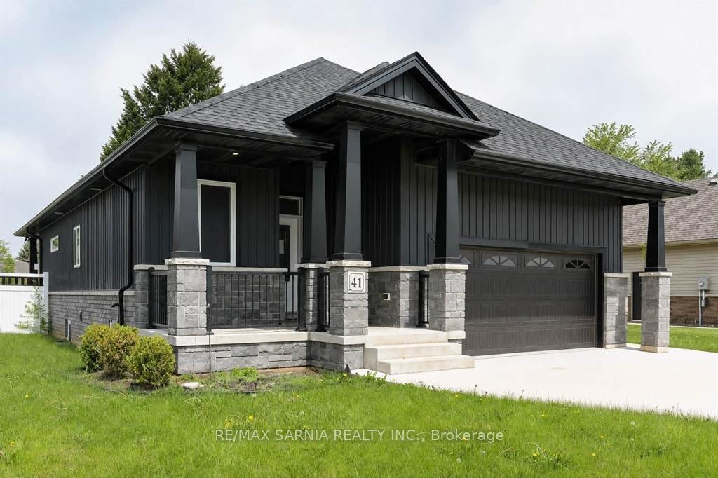 Photo of 41 Sleepy Meadow Drive W