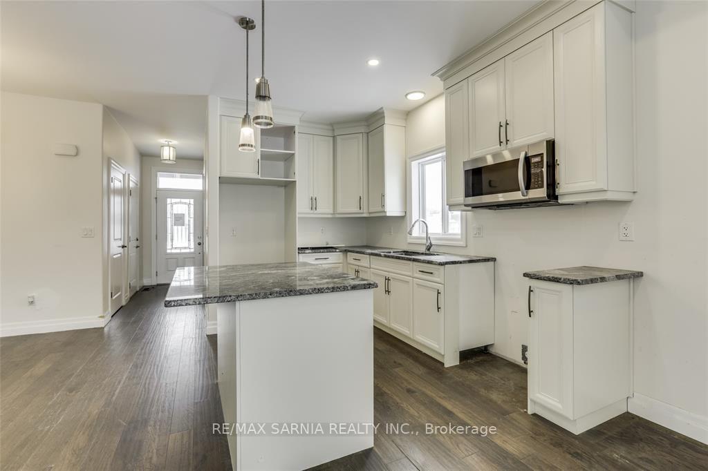 Photo 3 of 41 Sleepy Meadow Drive W, Chatham-Kent, Blenheim — HOMEH