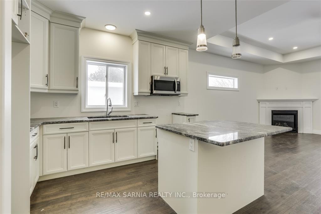 Photo 4 of 41 Sleepy Meadow Drive W, Chatham-Kent, Blenheim — HOMEH