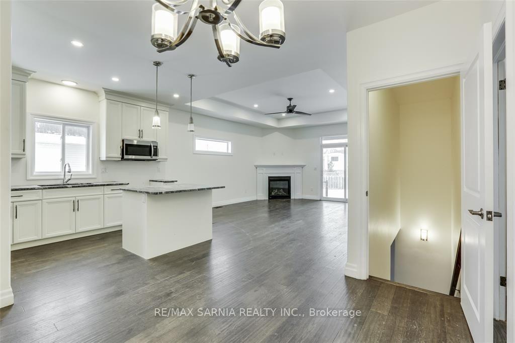 Photo 12 of 41 Sleepy Meadow Drive W, Chatham-Kent, Blenheim — HOMEH