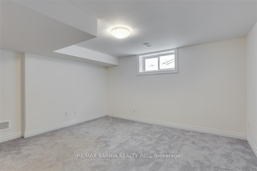 Photo 20 of 41 Sleepy Meadow Drive W, Chatham-Kent, Blenheim — HOMEH