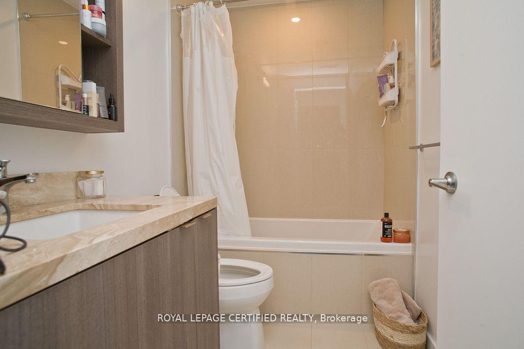 Photo 12 of Unit 1905, 125 Blue Jays Way, Toronto, Bay Street Corridor — HOMEH
