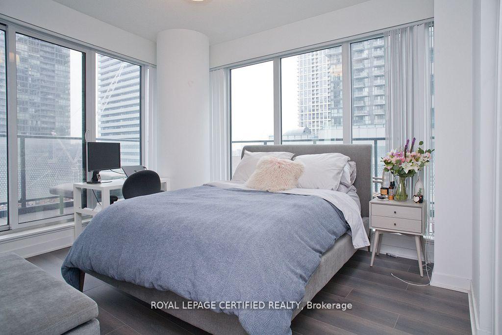Photo 13 of Unit 1905, 125 Blue Jays Way, Toronto, Bay Street Corridor — HOMEH