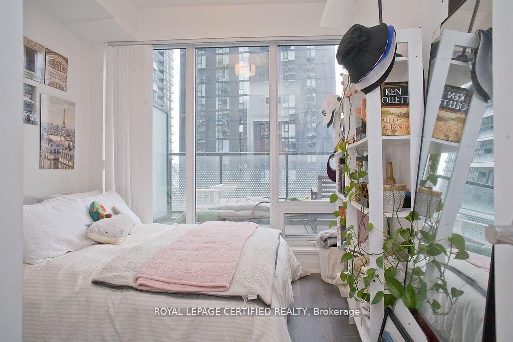 Photo 17 of Unit 1905, 125 Blue Jays Way, Toronto, Bay Street Corridor — HOMEH