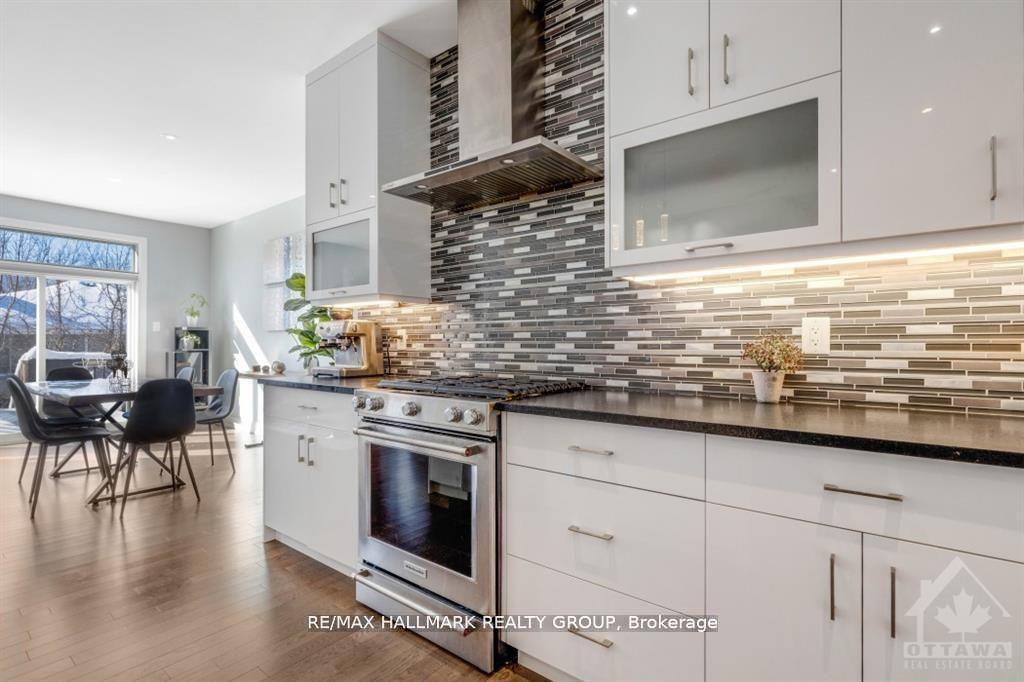 Photo 7 of 250 Richardson Avenue, Ottawa, Woodroffe — HOMEH